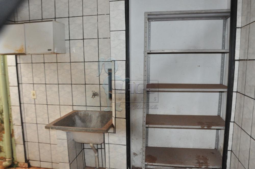 Alugar Casa / Padr&atilde;o em Ribeir&atilde;o Preto R$ 900,00 - Foto 14