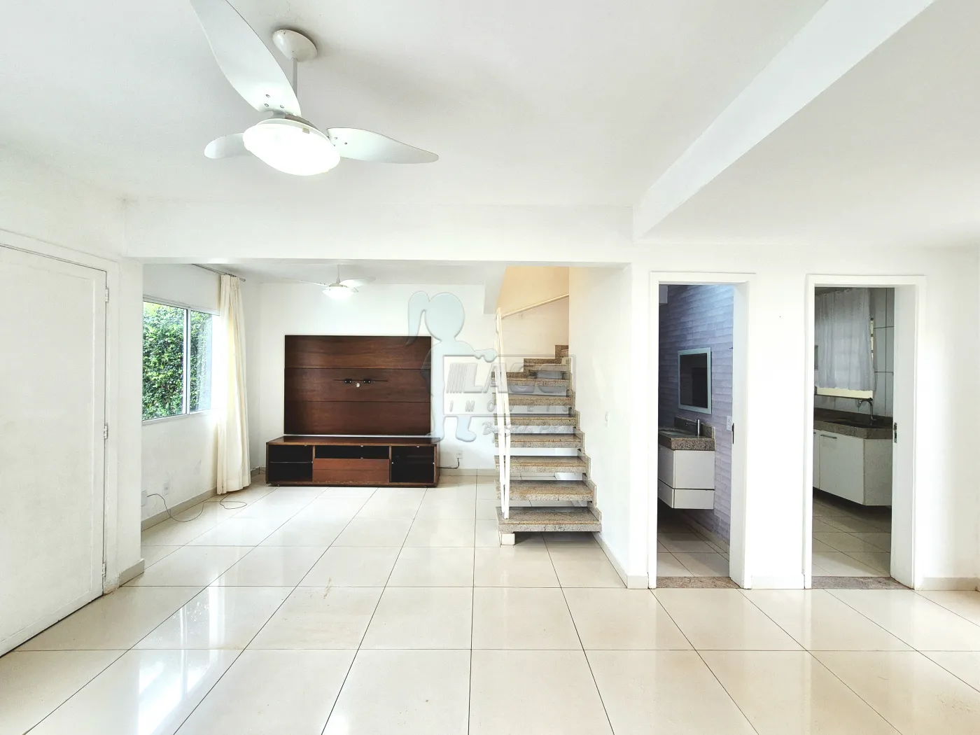 Alugar Casa condom&iacute;nio / Sobrado em Ribeir&atilde;o Preto R$ 3.200,00 - Foto 2