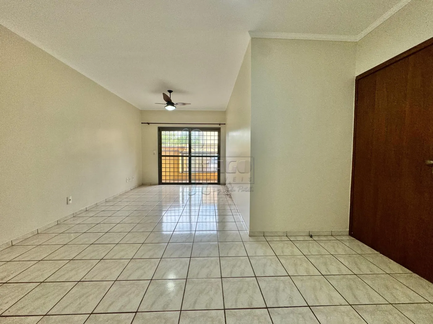Alugar Apartamento / Padr&atilde;o em Ribeir&atilde;o Preto R$ 1.700,00 - Foto 3