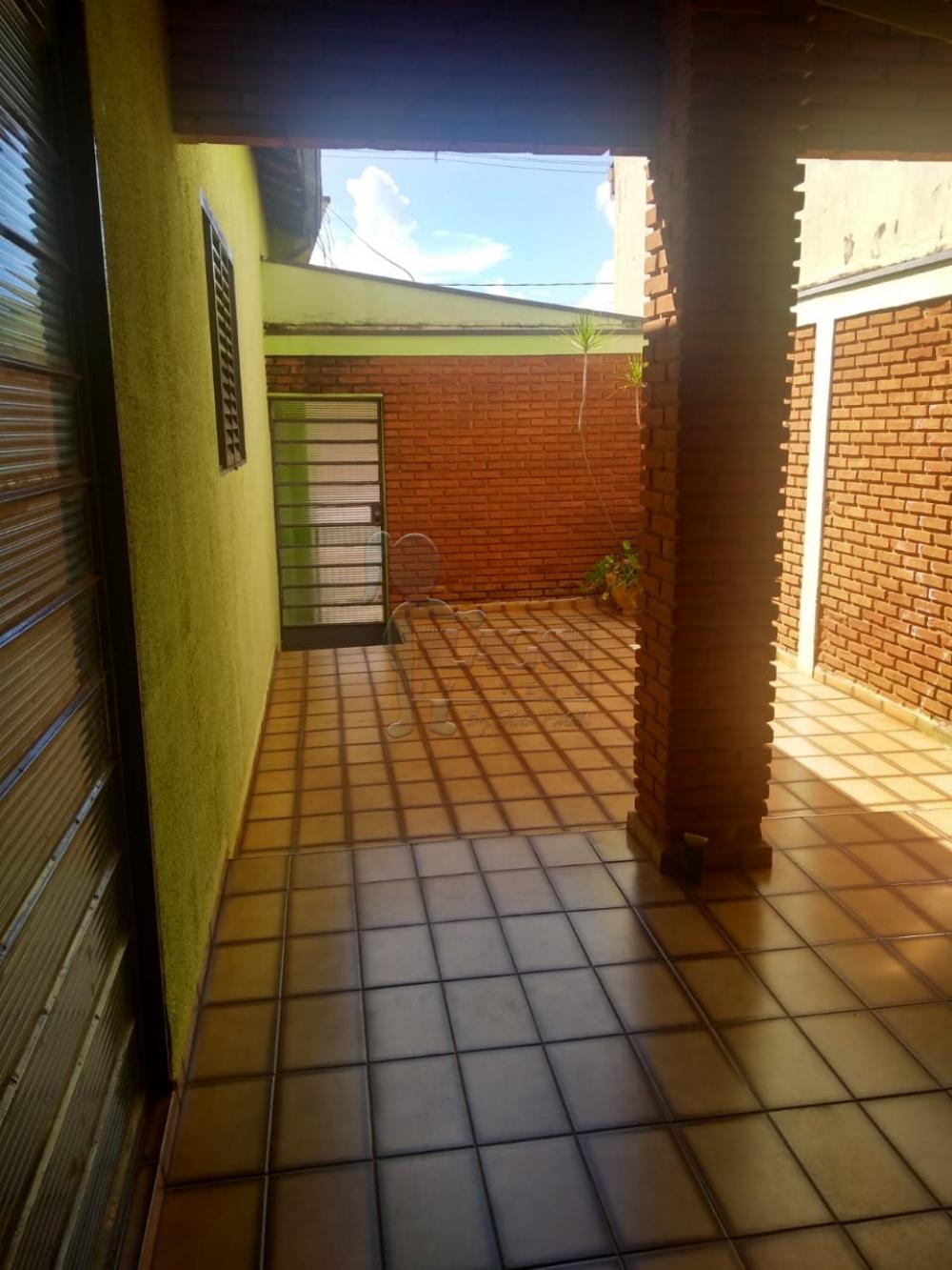 Alugar Casa / Padr&atilde;o em Ribeir&atilde;o Preto R$ 1.350,00 - Foto 5