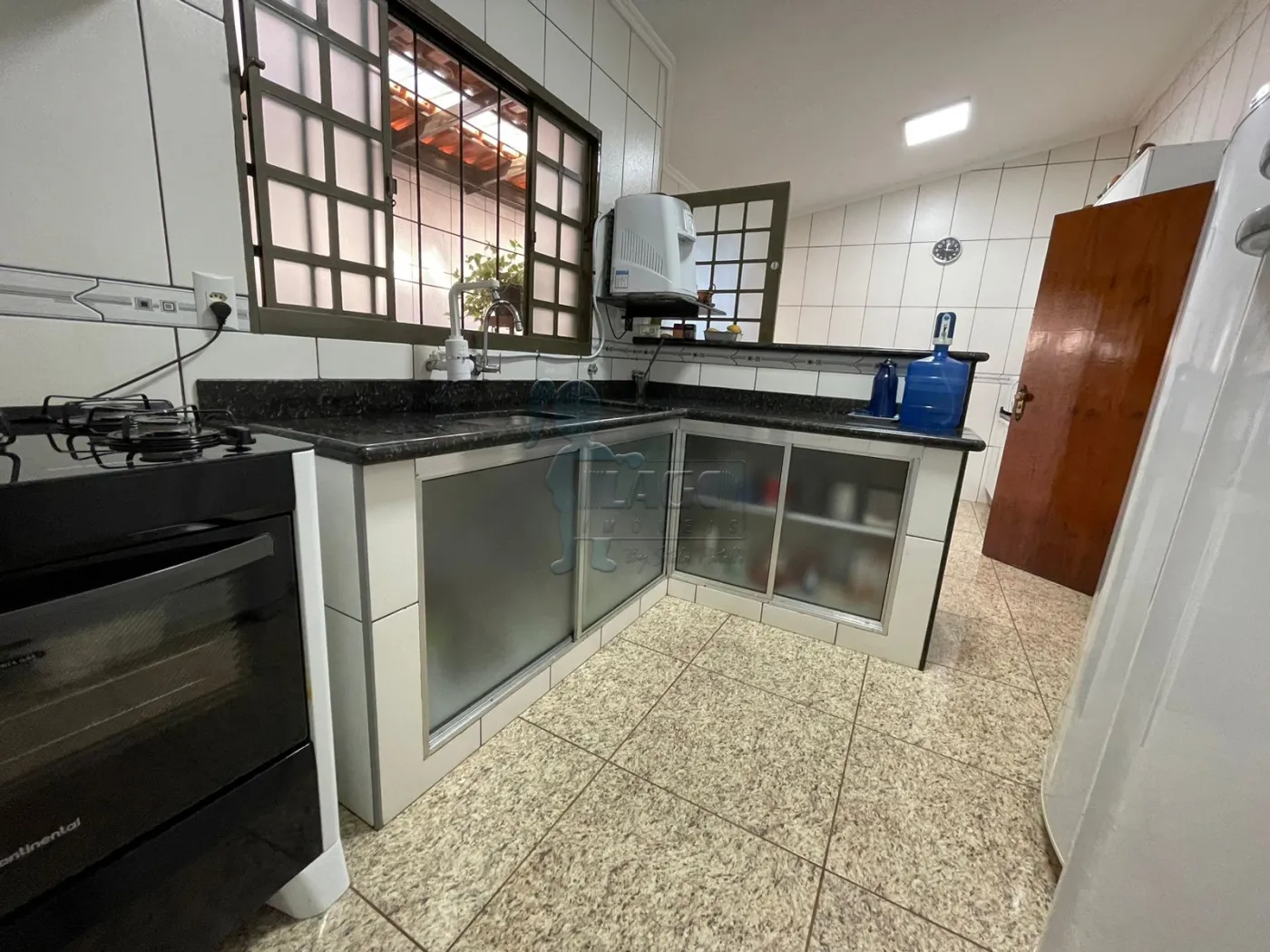 Comprar Casa / Padr&atilde;o em Ribeir&atilde;o Preto R$ 550.000,00 - Foto 3