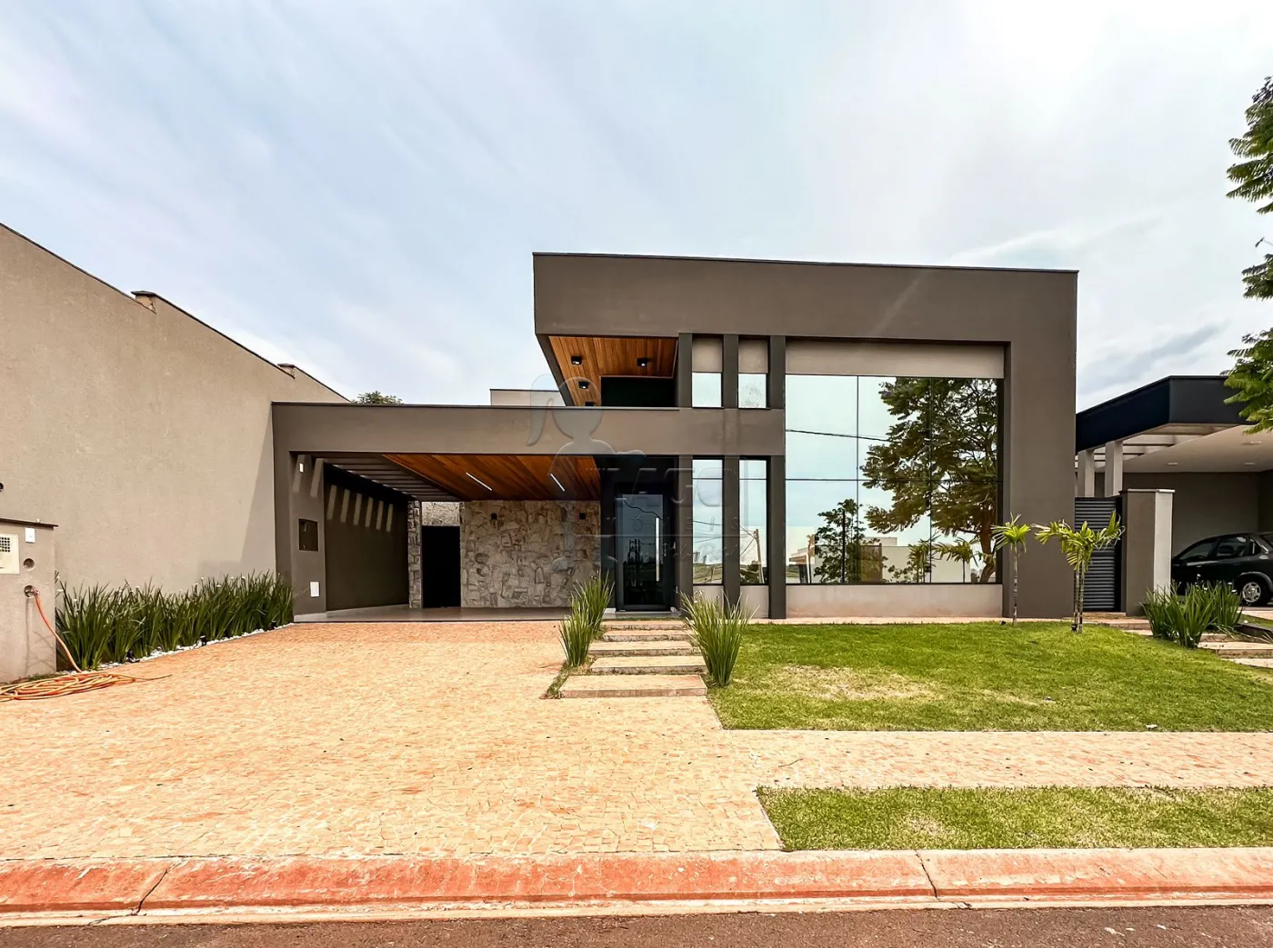 Comprar Casa condom&iacute;nio / Padr&atilde;o em Ribeir&atilde;o Preto R$ 1.599.000,00 - Foto 1