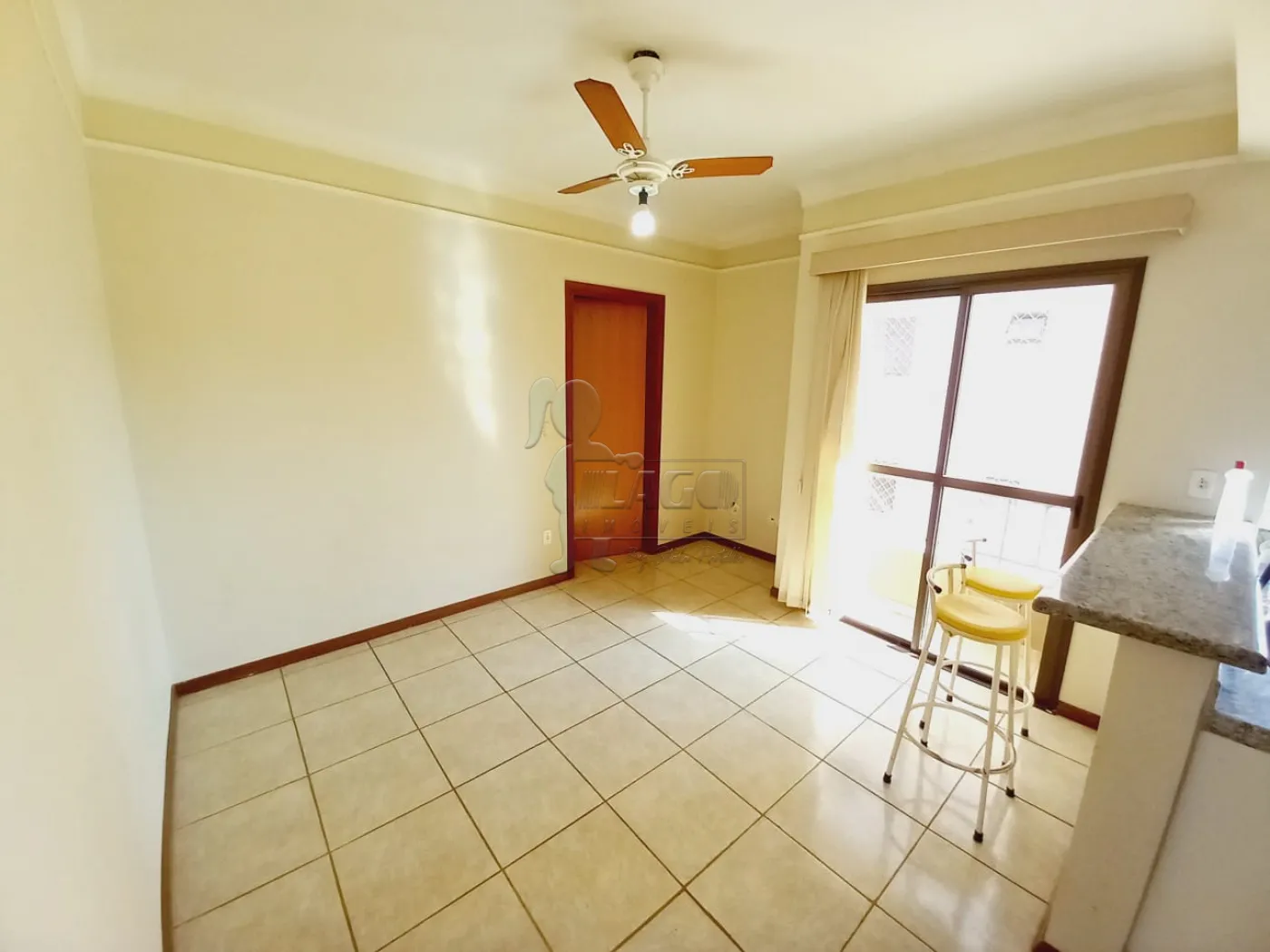 Alugar Apartamento / Padr&atilde;o em Ribeir&atilde;o Preto R$ 1.200,00 - Foto 2