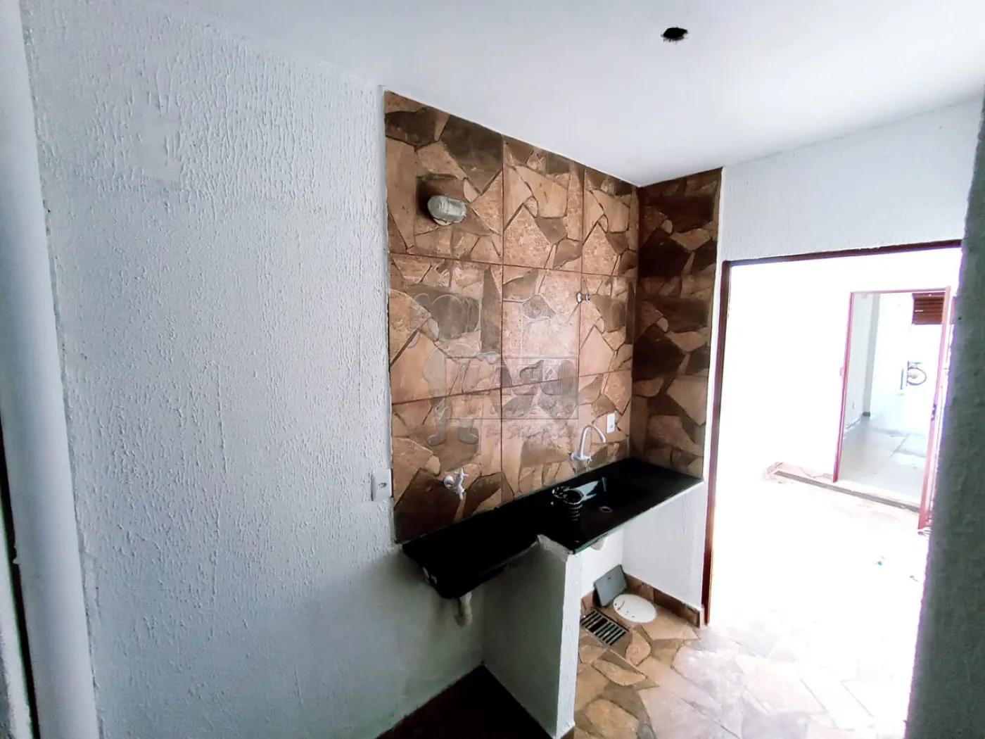 Alugar Comercial padr&atilde;o / Loja em Ribeir&atilde;o Preto R$ 2.500,00 - Foto 1