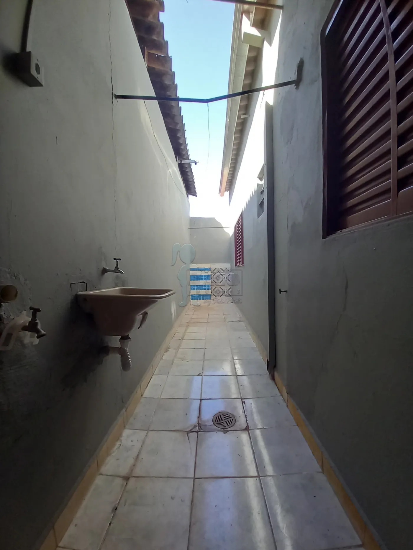 Alugar Casa / Padr&atilde;o em Ribeir&atilde;o Preto R$ 950,00 - Foto 14