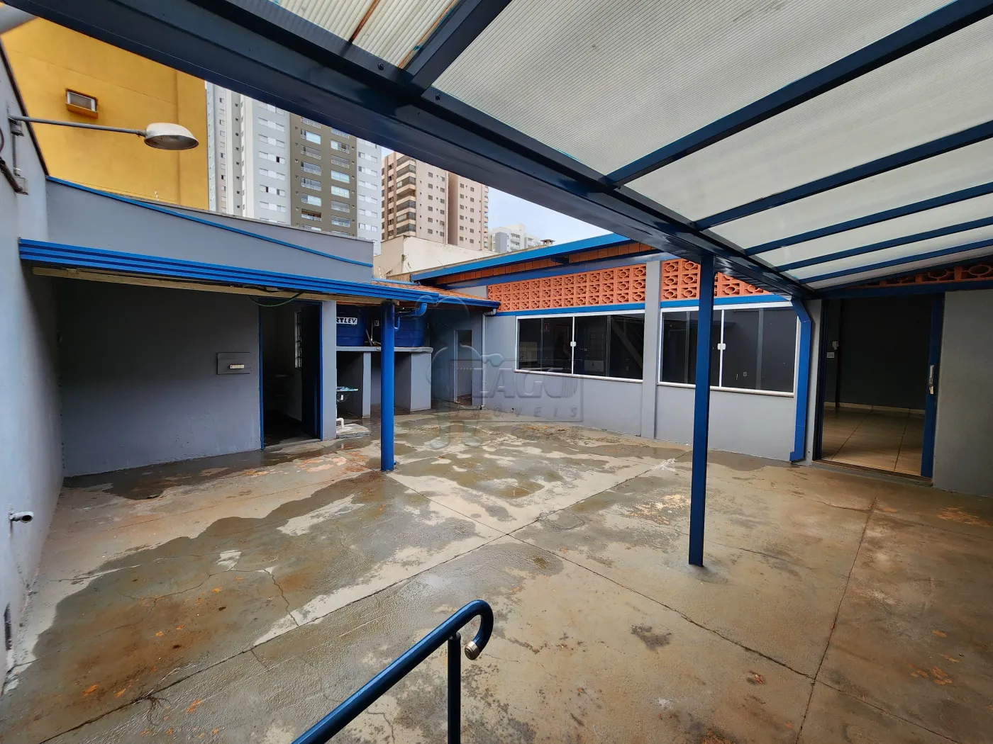 Alugar Casa / Padr&atilde;o em Ribeir&atilde;o Preto R$ 6.000,00 - Foto 4