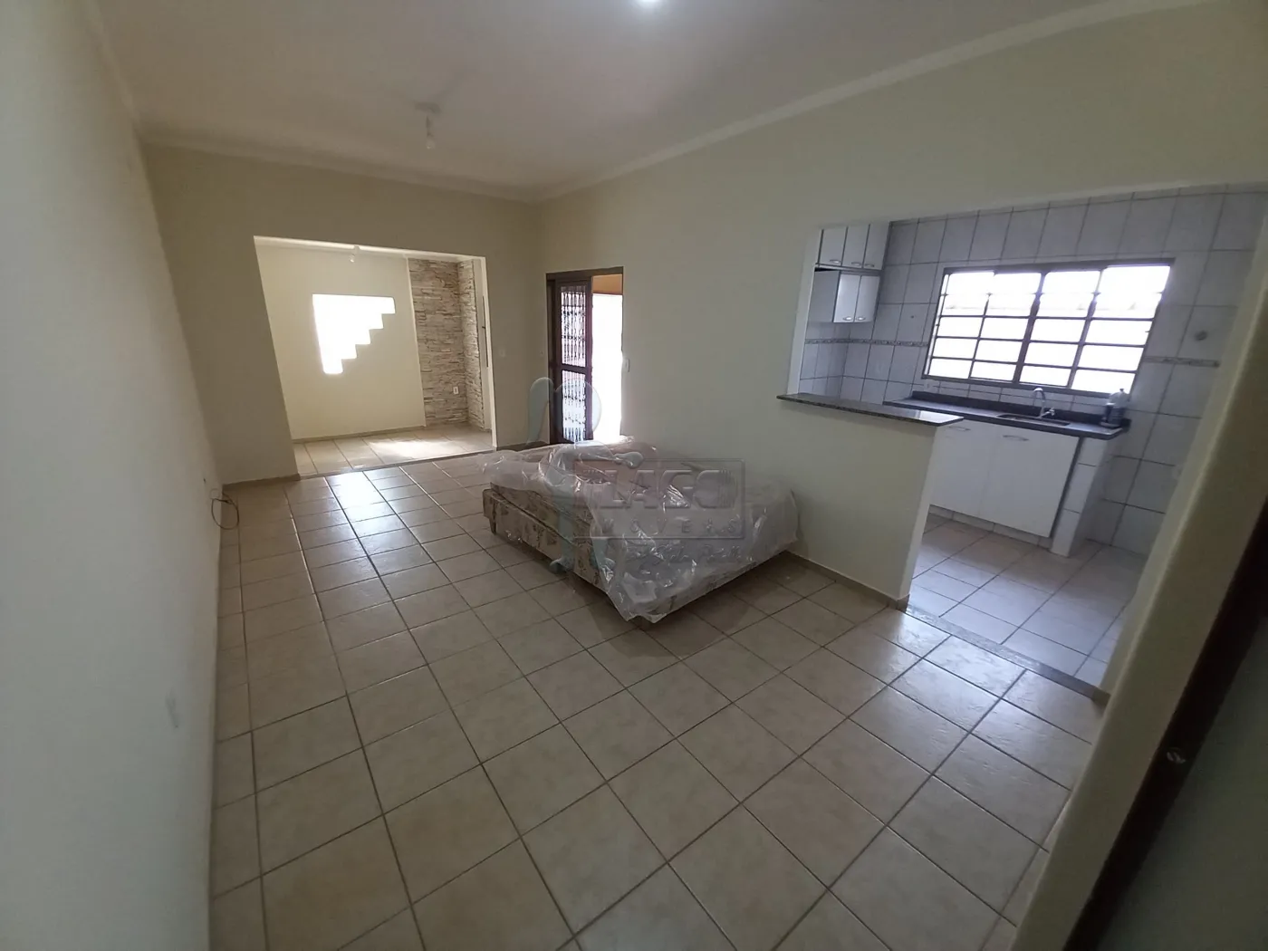 Alugar Casa / Padr&atilde;o em Ribeir&atilde;o Preto R$ 2.500,00 - Foto 3