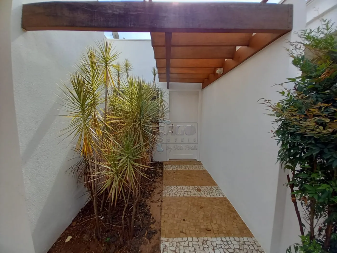 Alugar Casa condom&iacute;nio / Padr&atilde;o em Ribeir&atilde;o Preto R$ 4.700,00 - Foto 1