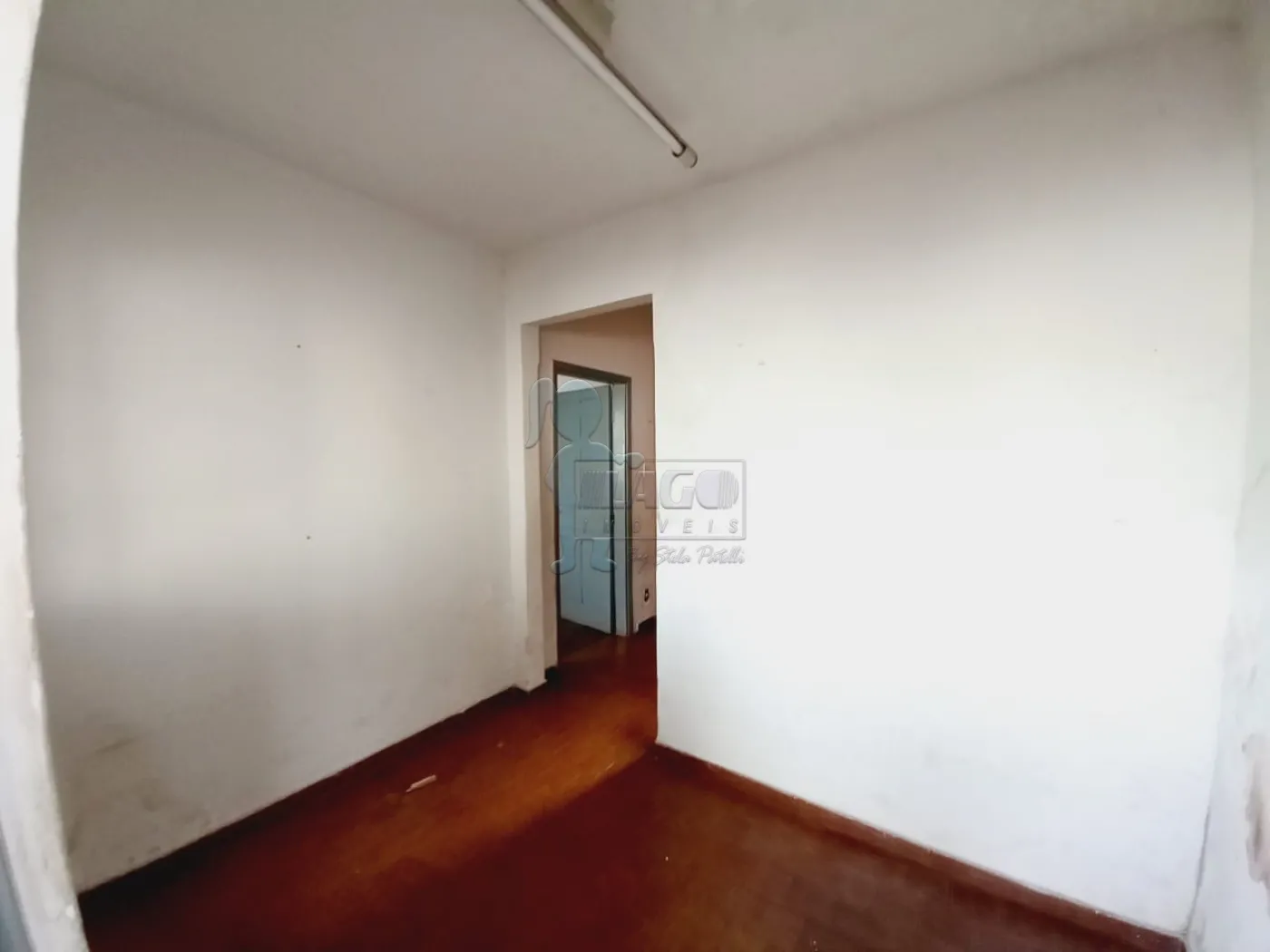 Alugar Casa / Padr&atilde;o em Ribeir&atilde;o Preto R$ 1.300,00 - Foto 1