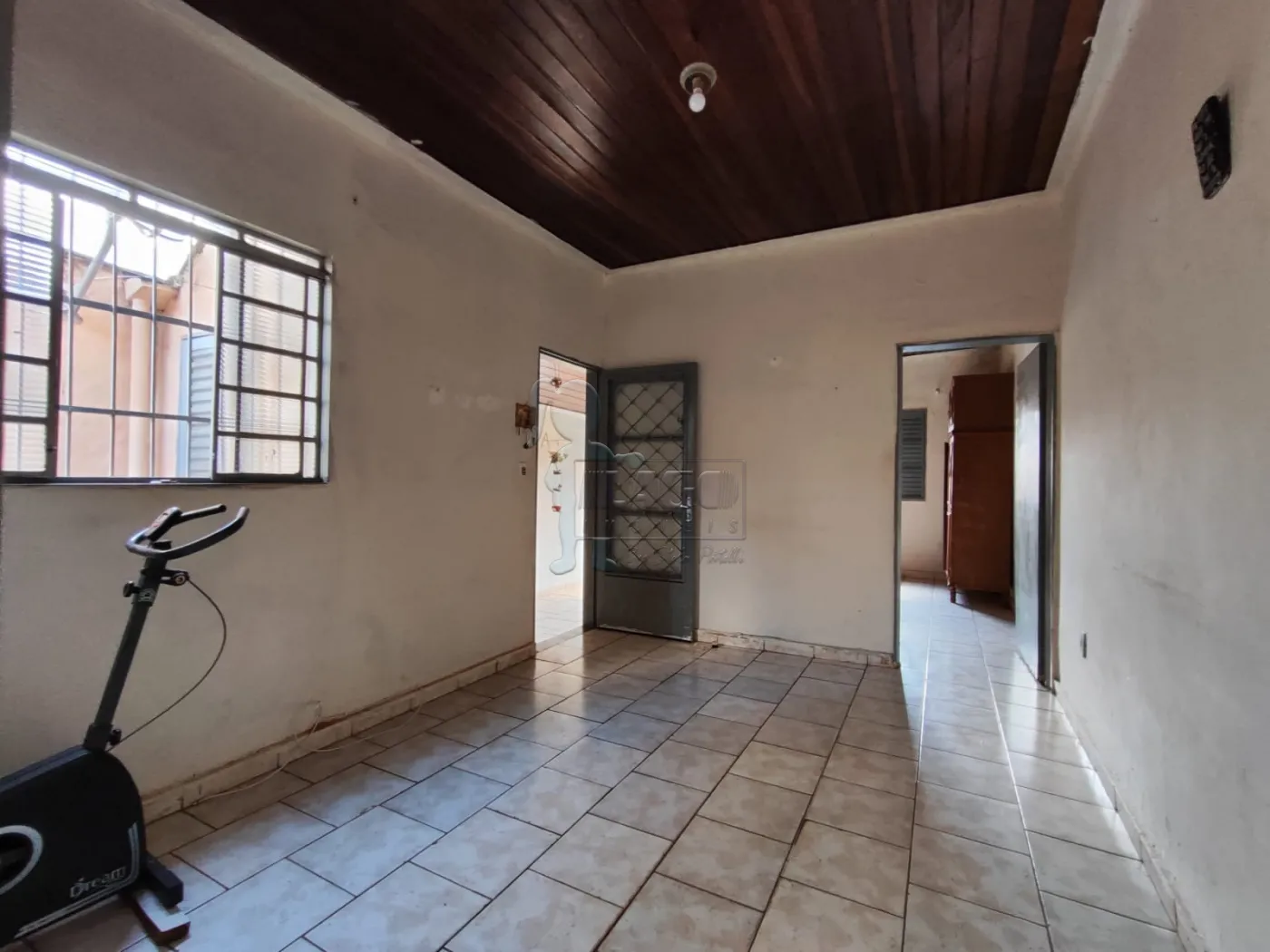Comprar Casa / Padr&atilde;o em Ribeir&atilde;o Preto R$ 235.000,00 - Foto 2