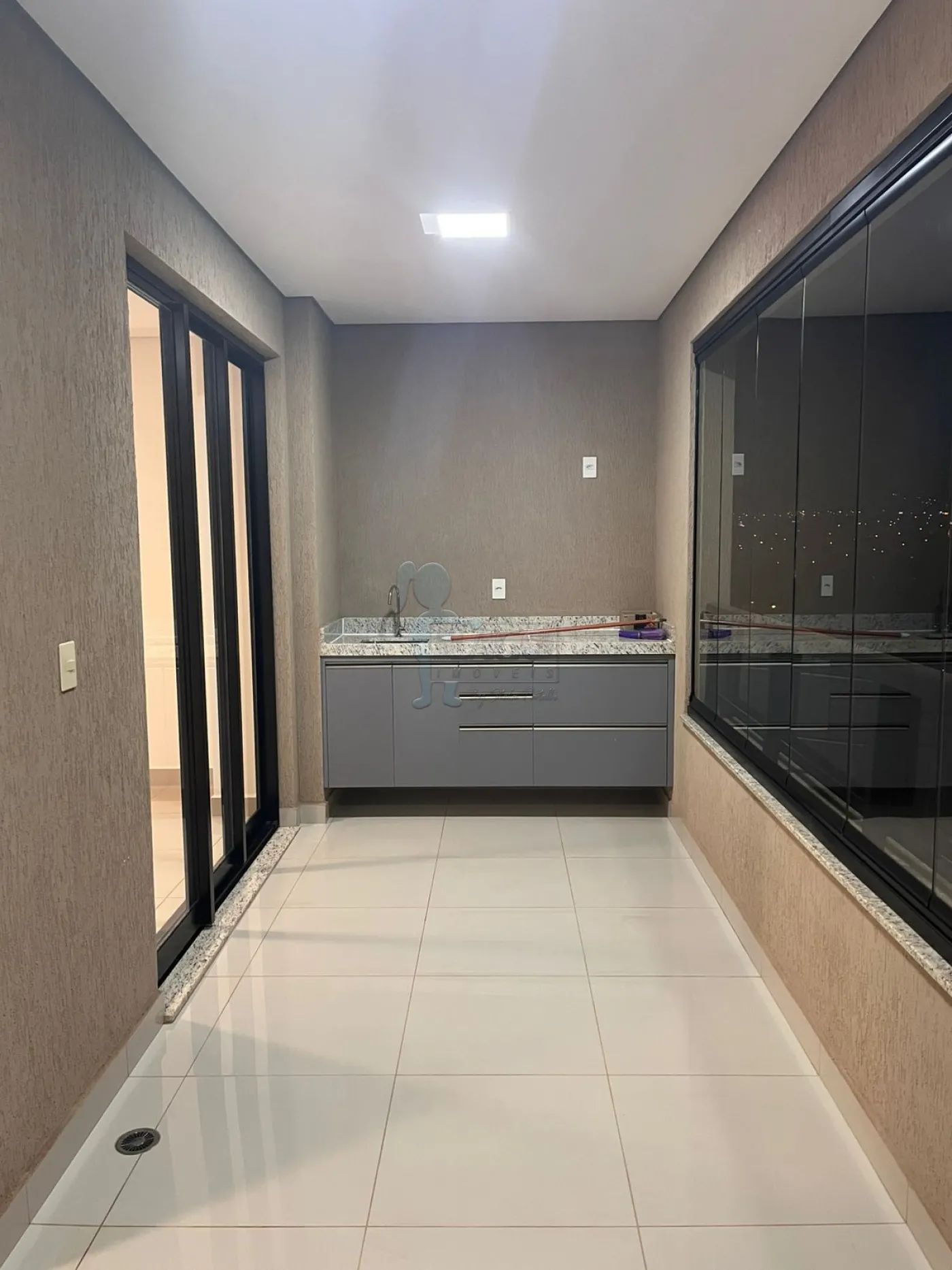 Alugar Apartamento / Padr&atilde;o em Ribeir&atilde;o Preto R$ 3.520,00 - Foto 4