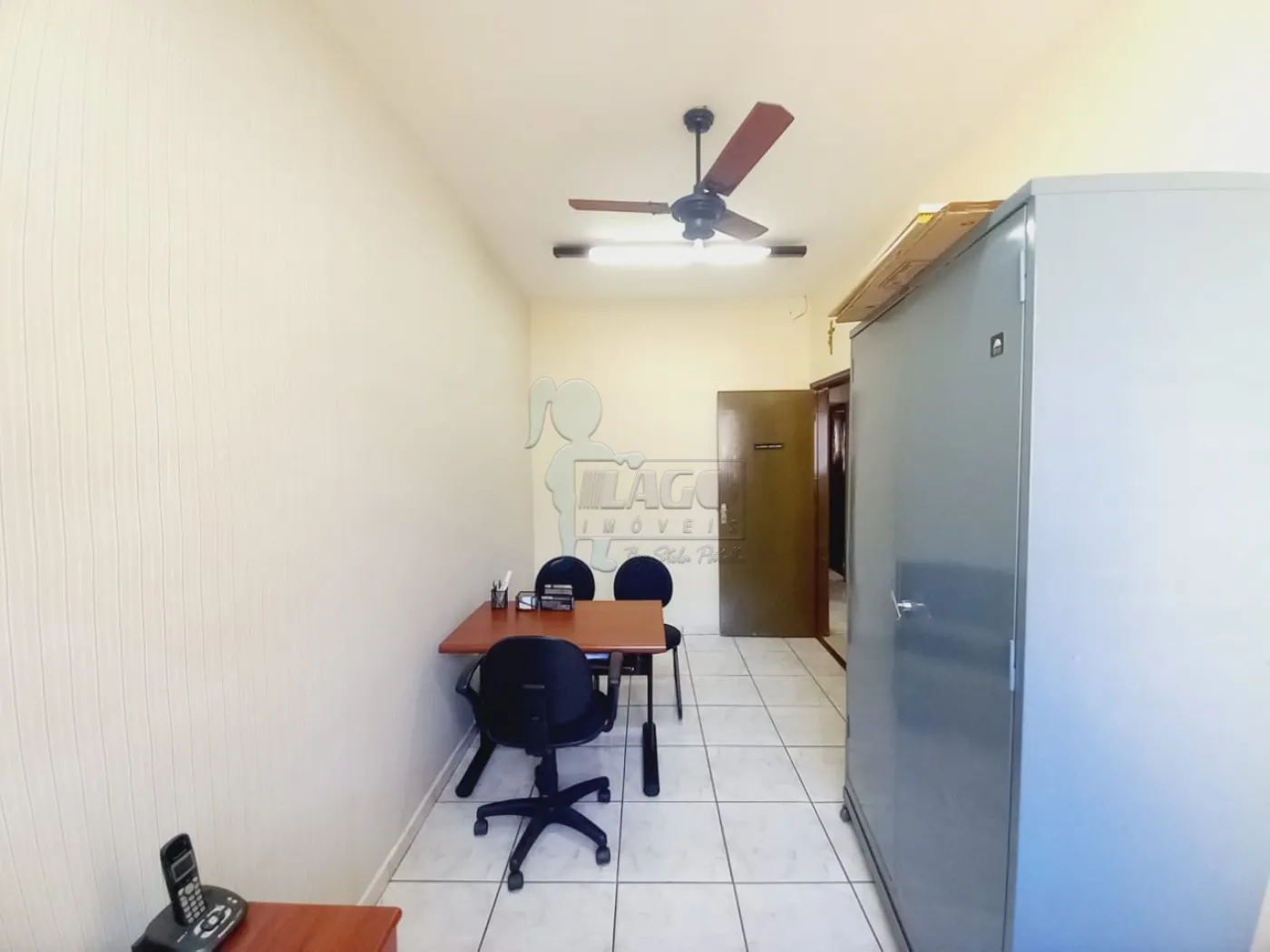 Alugar Comercial padr&atilde;o / Casa comercial em Ribeir&atilde;o Preto R$ 900,00 - Foto 1