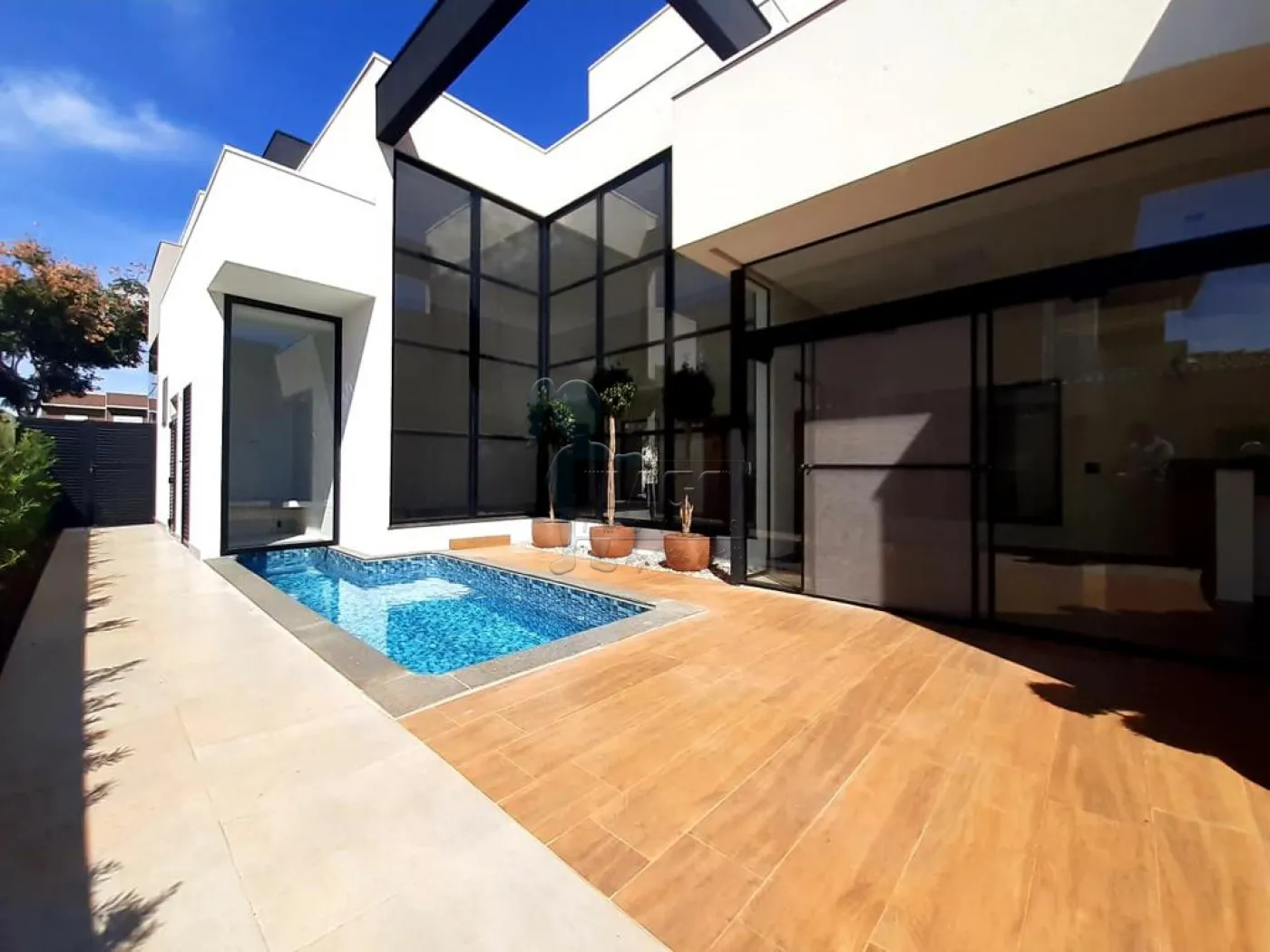 Alugar Casa condom&iacute;nio / Padr&atilde;o em Bonfim Paulista R$ 16.500,00 - Foto 2