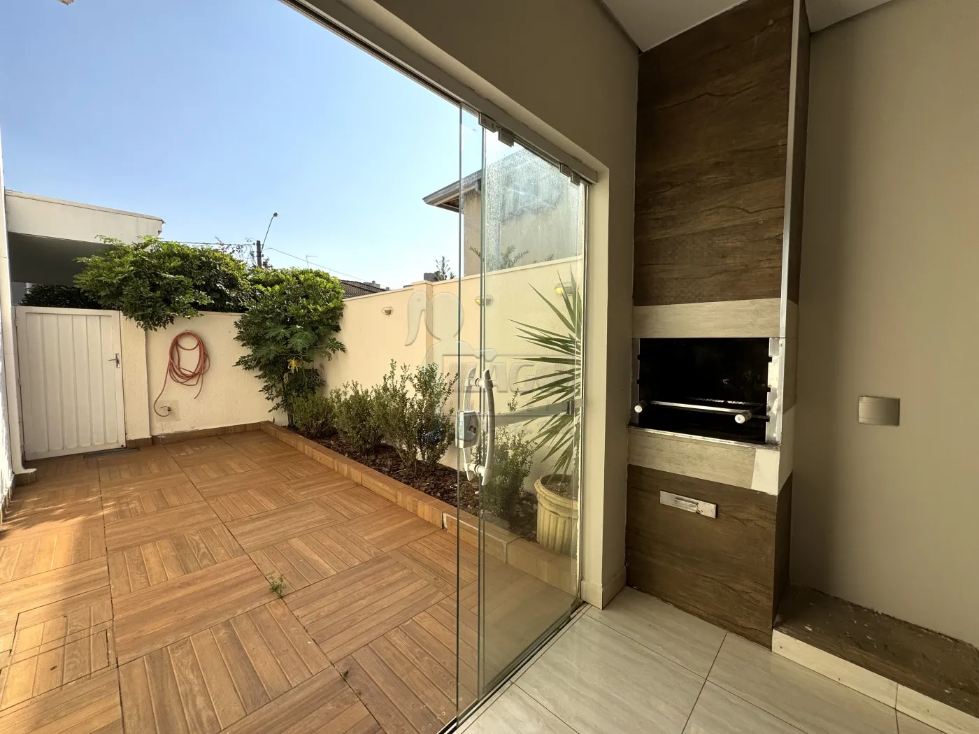 Alugar Casa condom&iacute;nio / Sobrado em Ribeir&atilde;o Preto R$ 4.250,00 - Foto 16