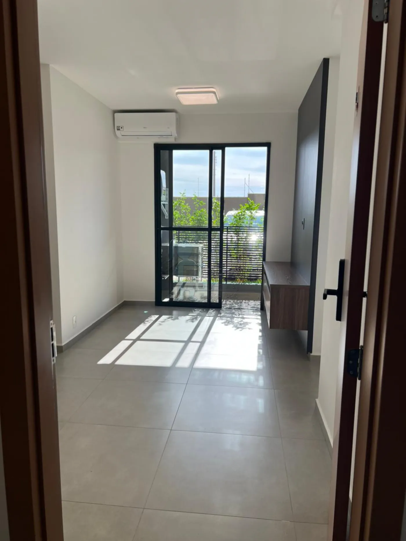 Alugar Apartamento / Padr&atilde;o em Bonfim Paulista R$ 2.500,00 - Foto 2