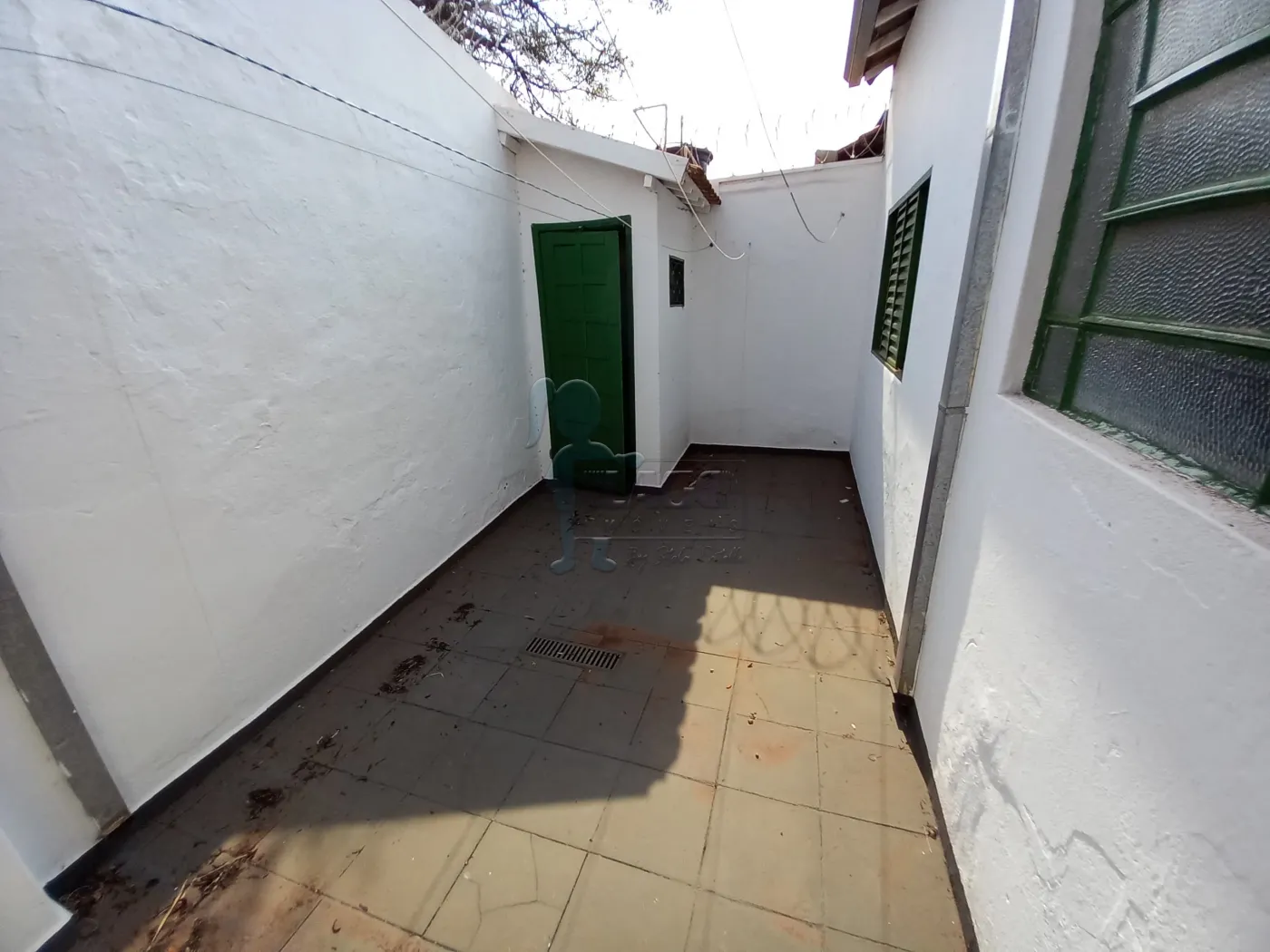 Alugar Casa / Padr&atilde;o em Ribeir&atilde;o Preto R$ 1.100,00 - Foto 9