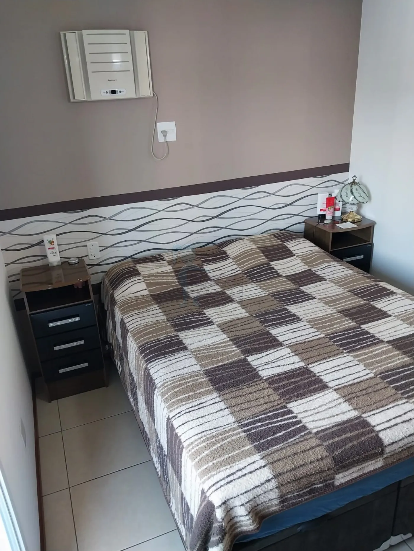 Alugar Apartamento / Padr&atilde;o em Ribeir&atilde;o Preto R$ 1.100,00 - Foto 17
