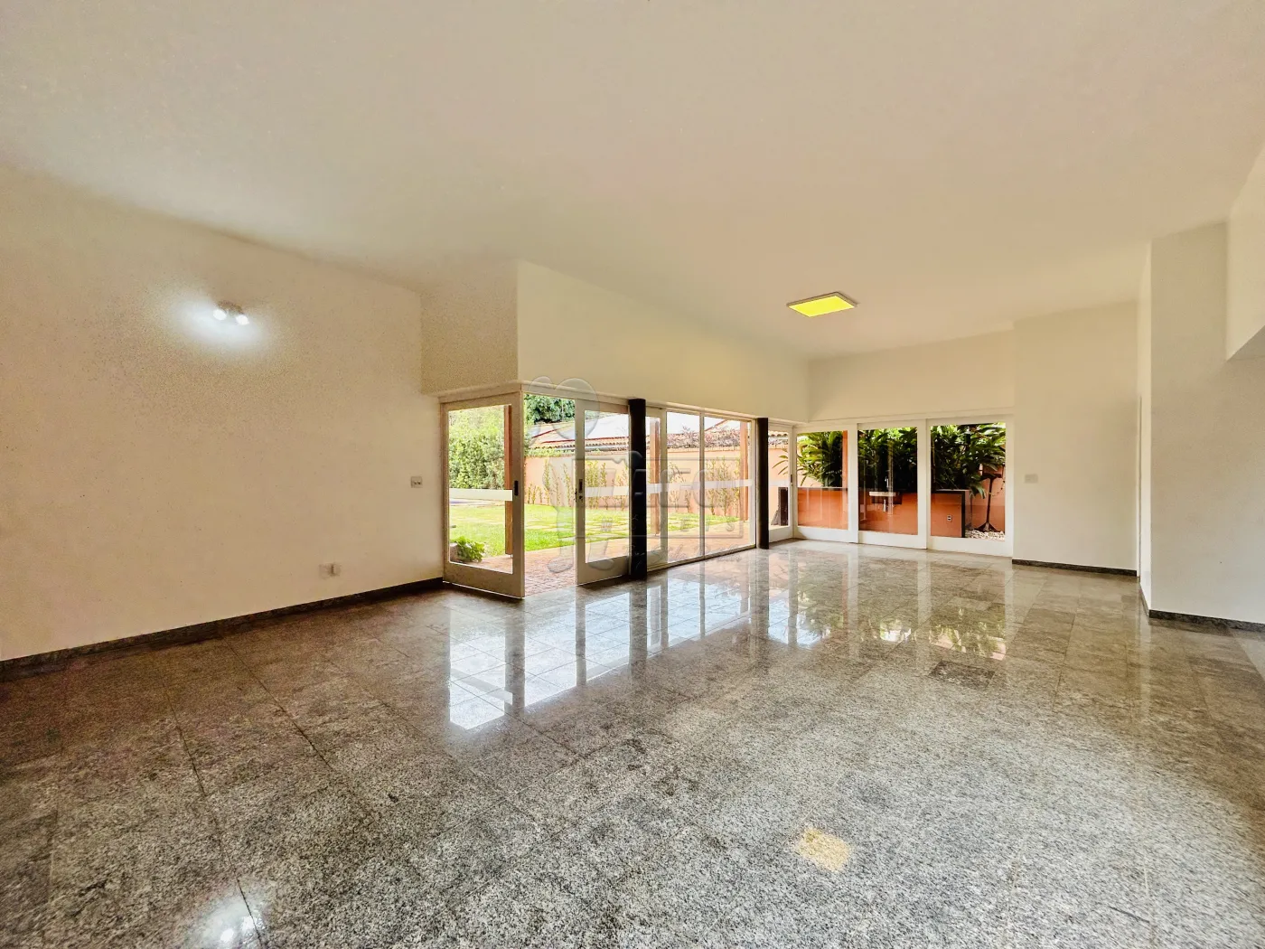 Alugar Casa condom&iacute;nio / Padr&atilde;o em Ribeir&atilde;o Preto R$ 15.990,00 - Foto 20