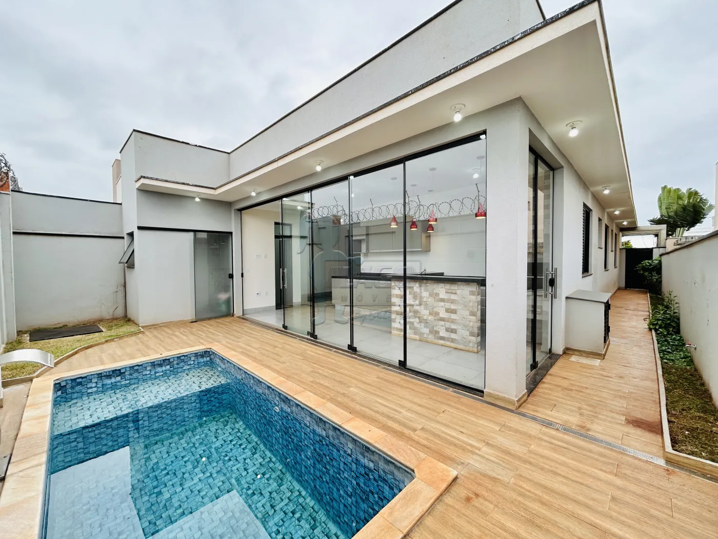 Alugar Casa condom&iacute;nio / Padr&atilde;o em Bonfim Paulista R$ 6.800,00 - Foto 1