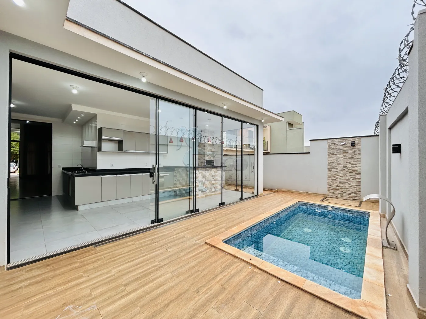 Alugar Casa condom&iacute;nio / Padr&atilde;o em Bonfim Paulista R$ 6.800,00 - Foto 4