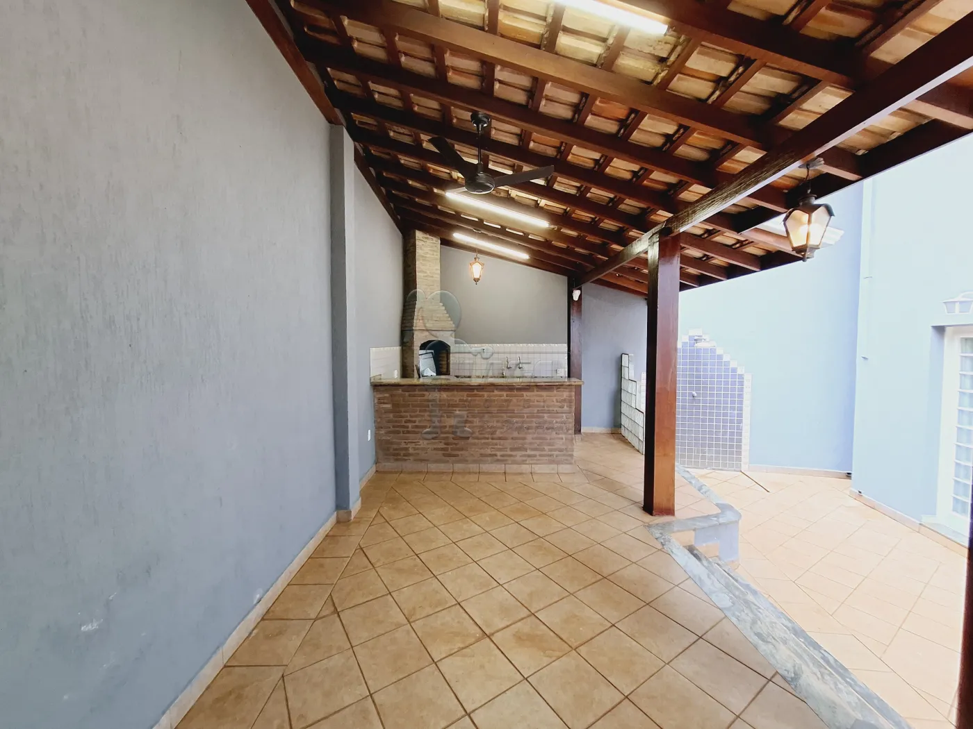 Alugar Casa / Padr&atilde;o em Ribeir&atilde;o Preto R$ 3.900,00 - Foto 1