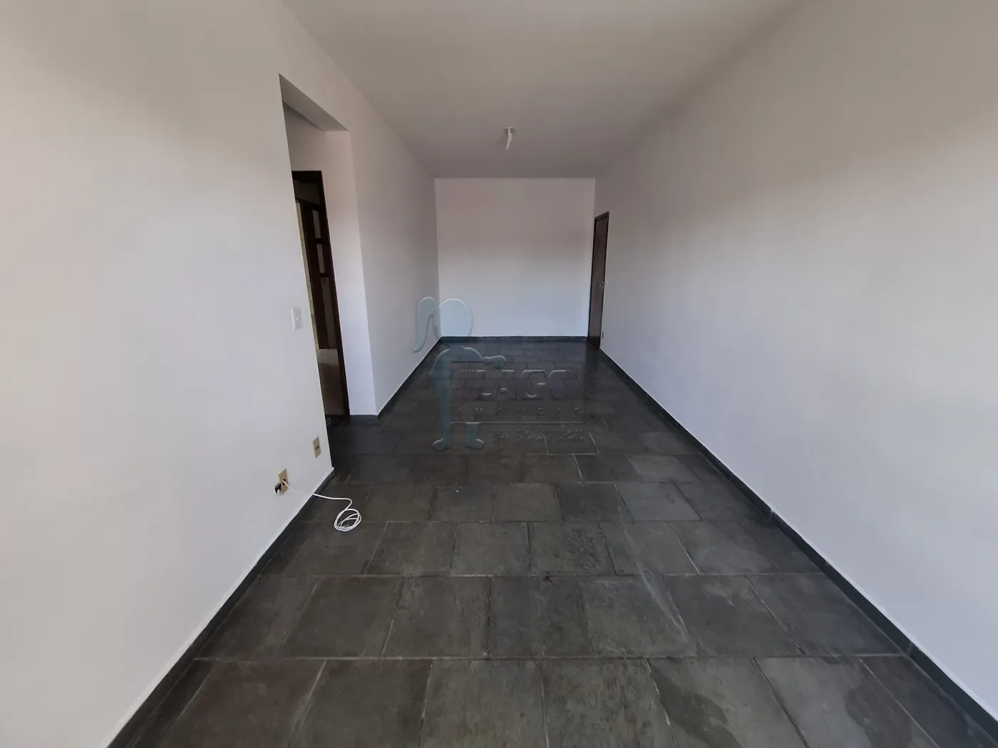 Alugar Apartamento / Padr&atilde;o em Ribeir&atilde;o Preto R$ 1.100,00 - Foto 2