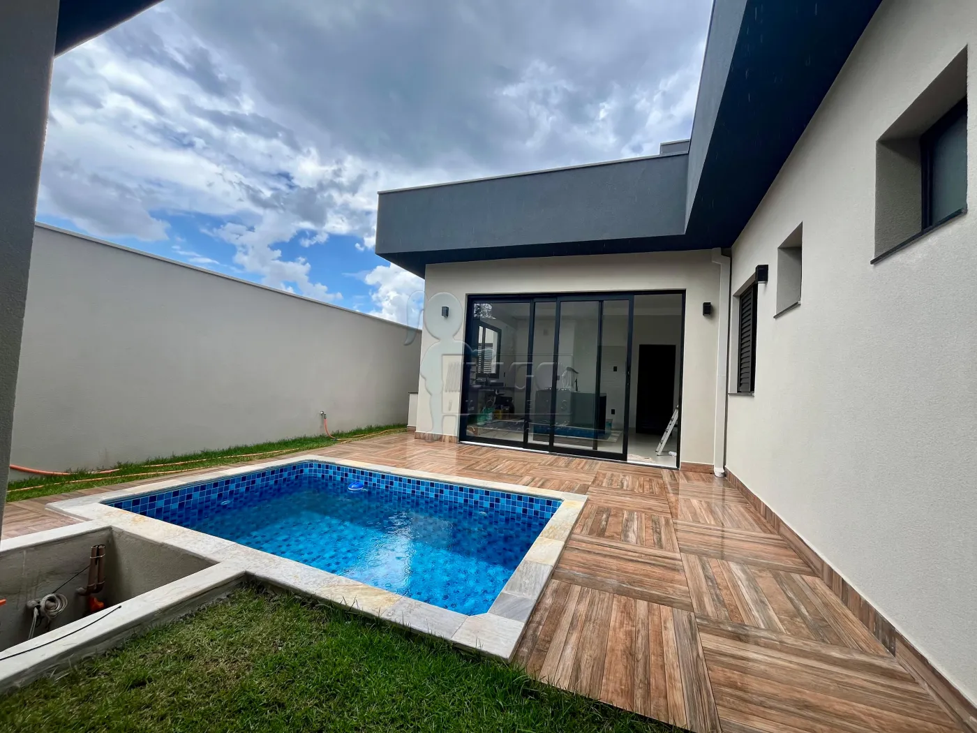 Comprar Casa condom&iacute;nio / Padr&atilde;o em Bonfim Paulista R$ 850.000,00 - Foto 1