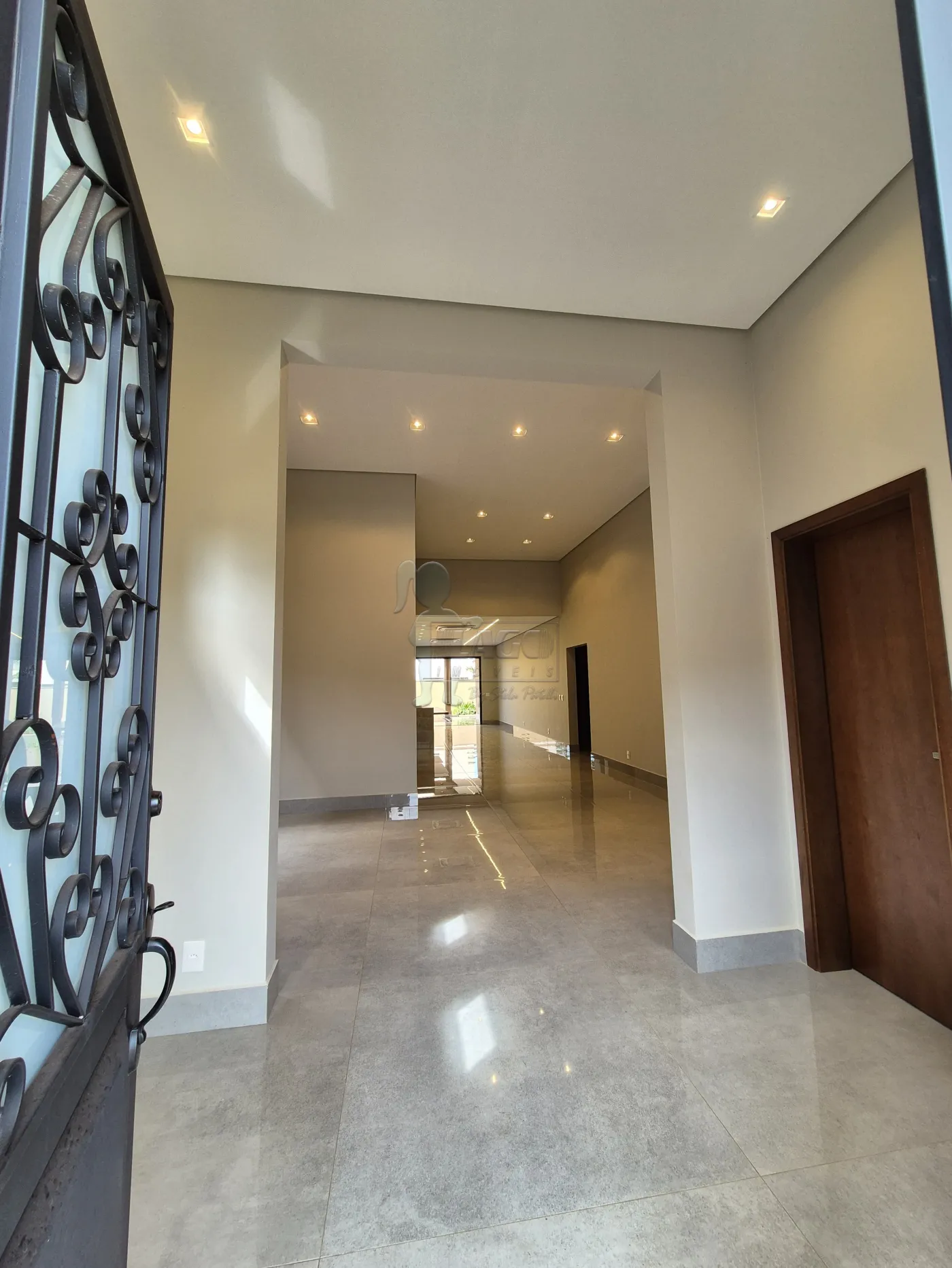 Alugar Casa condom&iacute;nio / Padr&atilde;o em Bonfim Paulista R$ 16.000,00 - Foto 2