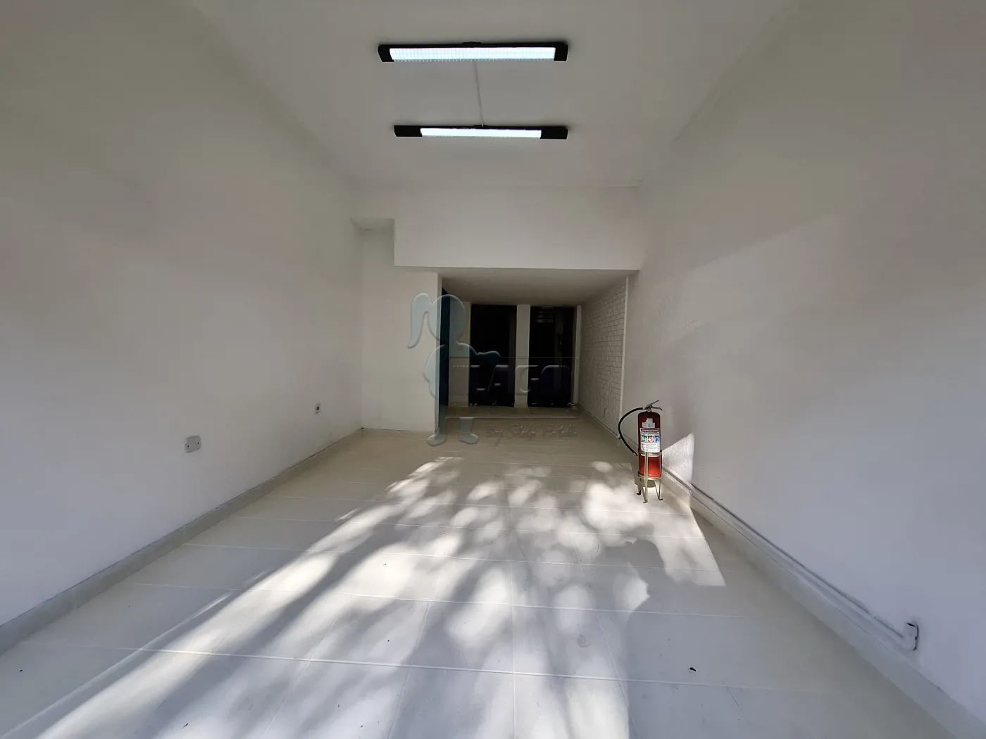 Alugar Comercial padr&atilde;o / Galp&atilde;o - Armaz&eacute;m em Ribeir&atilde;o Preto R$ 3.000,00 - Foto 1