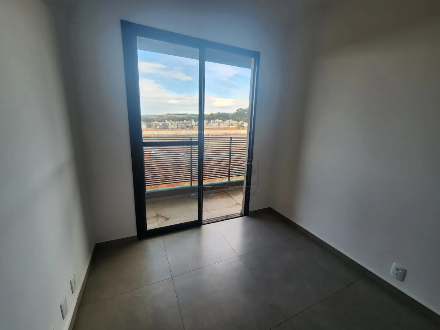 Comprar Apartamento / Padr&atilde;o em Bonfim Paulista R$ 319.000,00 - Foto 2