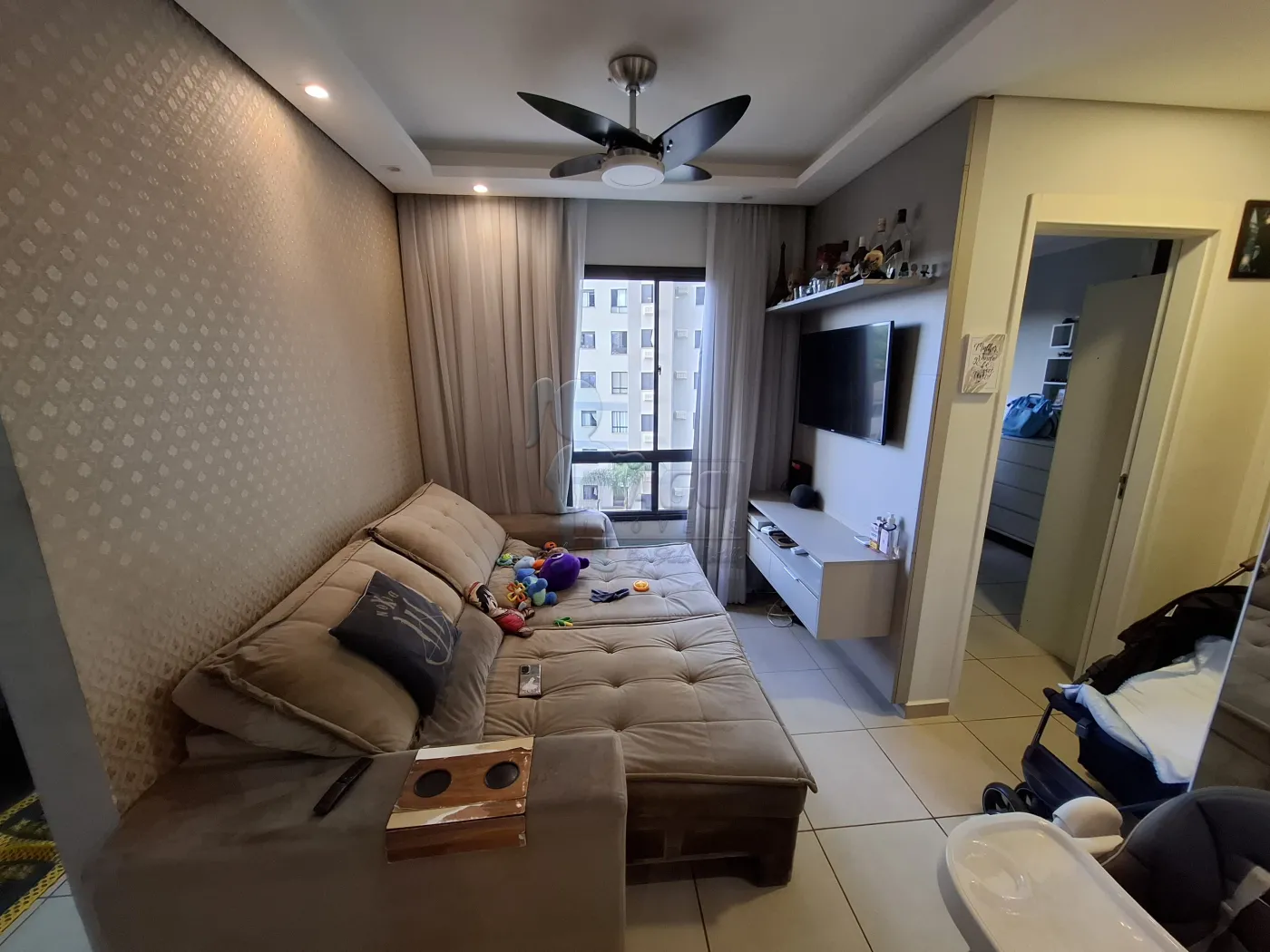 Comprar Apartamento / Padr&atilde;o em Ribeir&atilde;o Preto R$ 300.000,00 - Foto 1