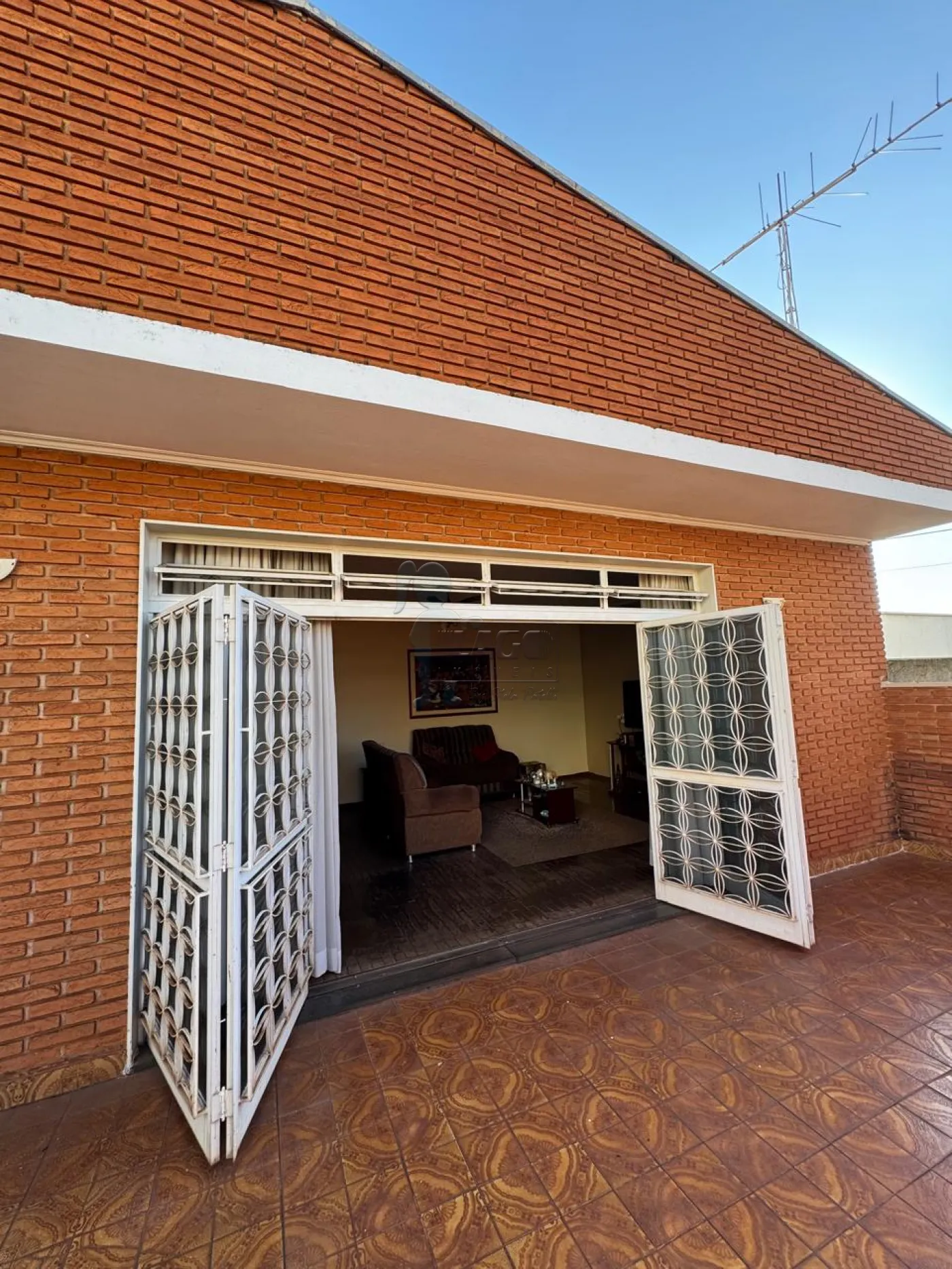 Comprar Casa / Padr&atilde;o em Ribeir&atilde;o Preto R$ 690.000,00 - Foto 2
