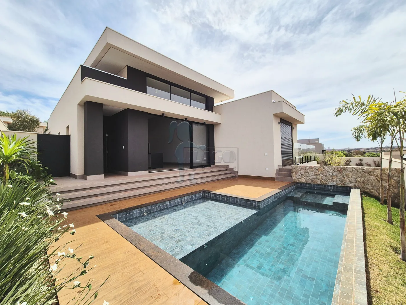 Alugar Casa condom&iacute;nio / Padr&atilde;o em Bonfim Paulista R$ 16.000,00 - Foto 1