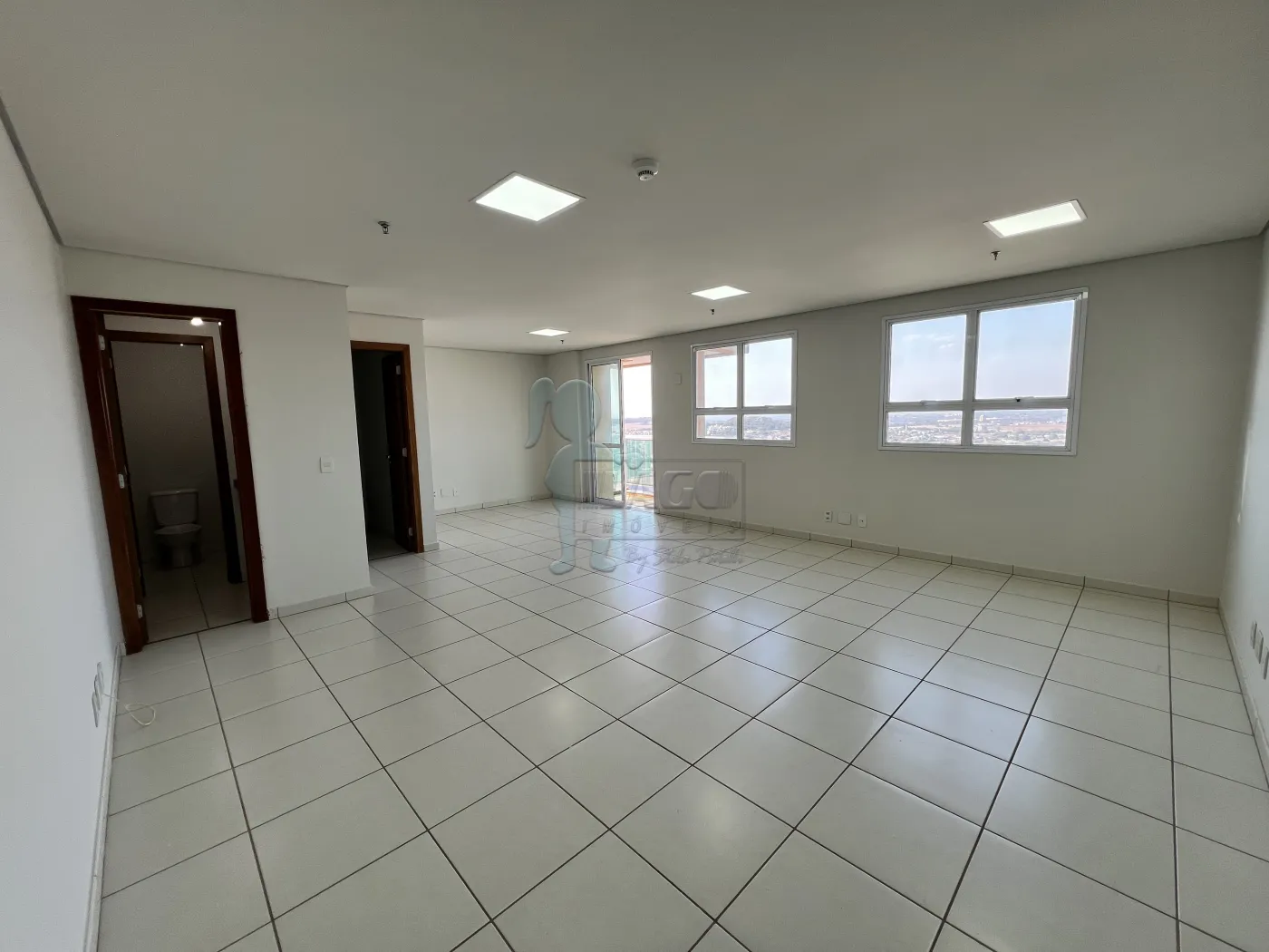 Comprar Comercial condom&iacute;nio / Escrit&oacute;rio - Loja em Ribeir&atilde;o Preto R$ 350.000,00 - Foto 4