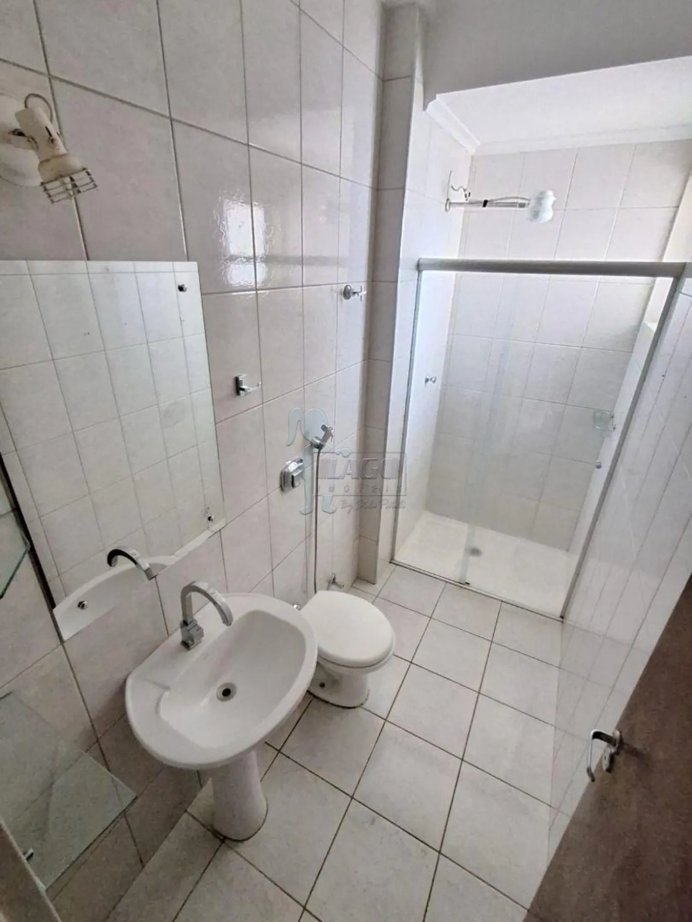 Alugar Apartamento / Padr&atilde;o em Ribeir&atilde;o Preto R$ 900,00 - Foto 13