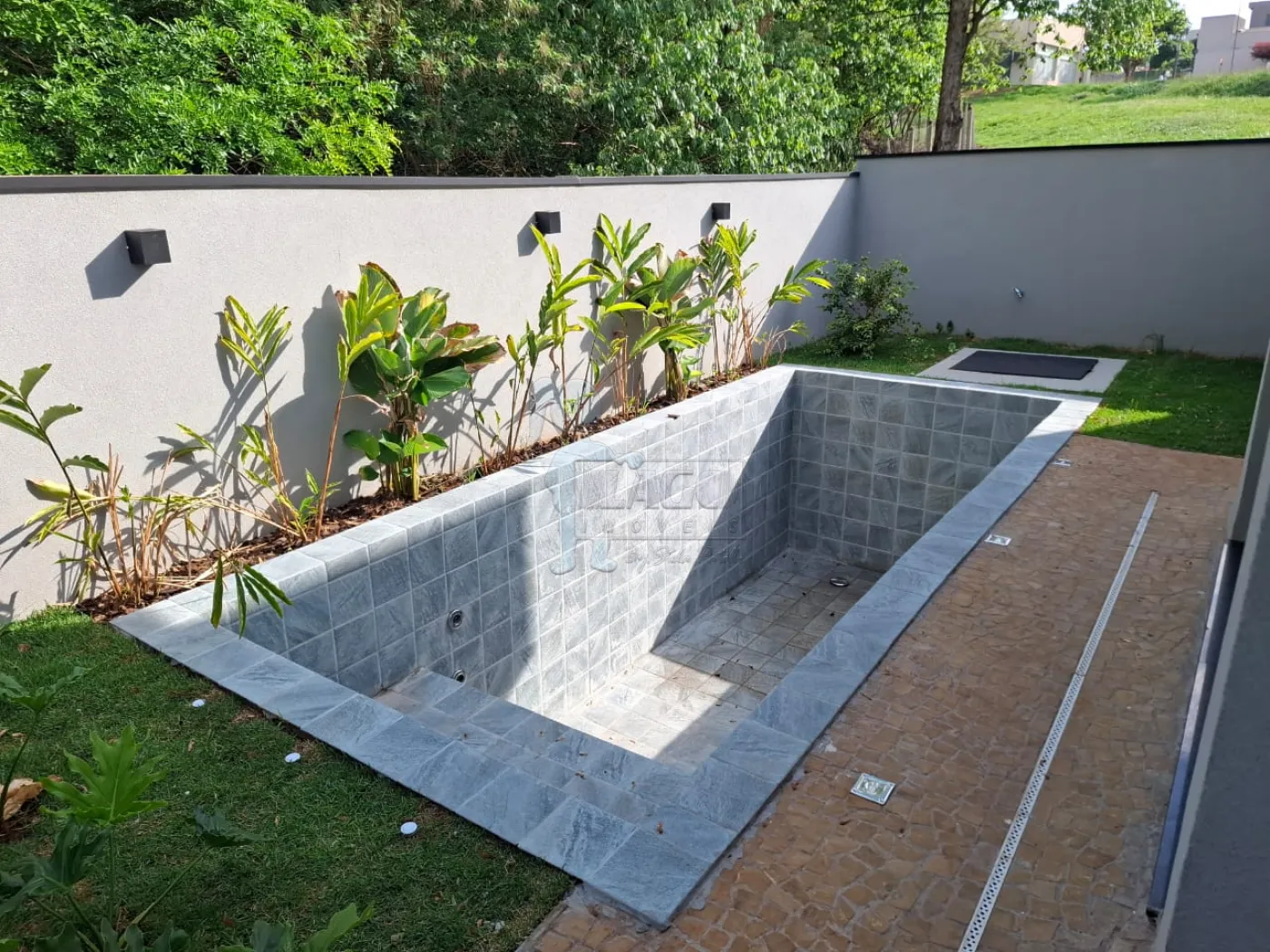 Alugar Casa condom&iacute;nio / Padr&atilde;o em Bonfim Paulista R$ 5.500,00 - Foto 1