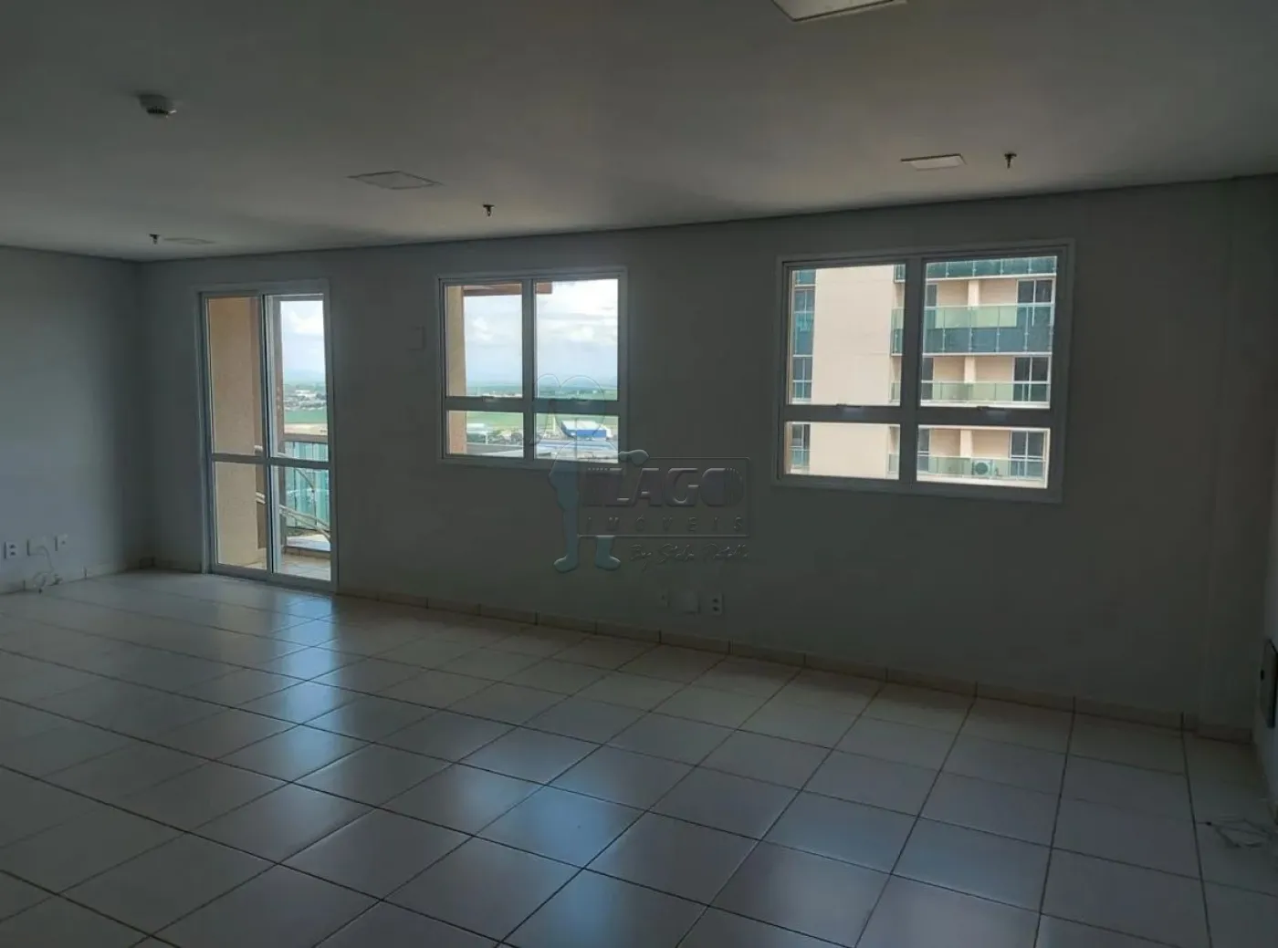 Comprar Comercial condom&iacute;nio / Escrit&oacute;rio - Loja em Ribeir&atilde;o Preto R$ 300.000,00 - Foto 3