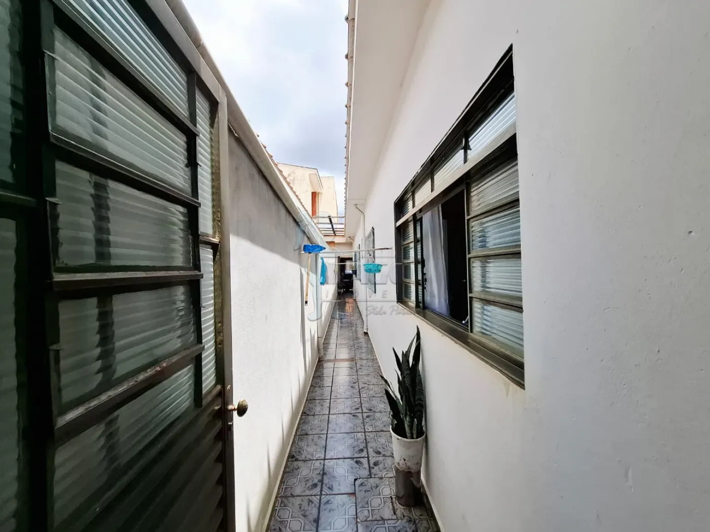 Comprar Casa / Padr&atilde;o em Ribeir&atilde;o Preto R$ 380.000,00 - Foto 14