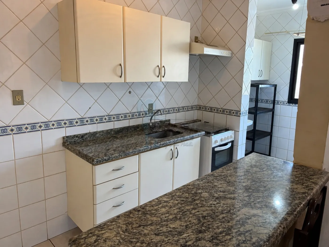 Alugar Apartamento / Kitnet em Ribeir&atilde;o Preto R$ 1.200,00 - Foto 4