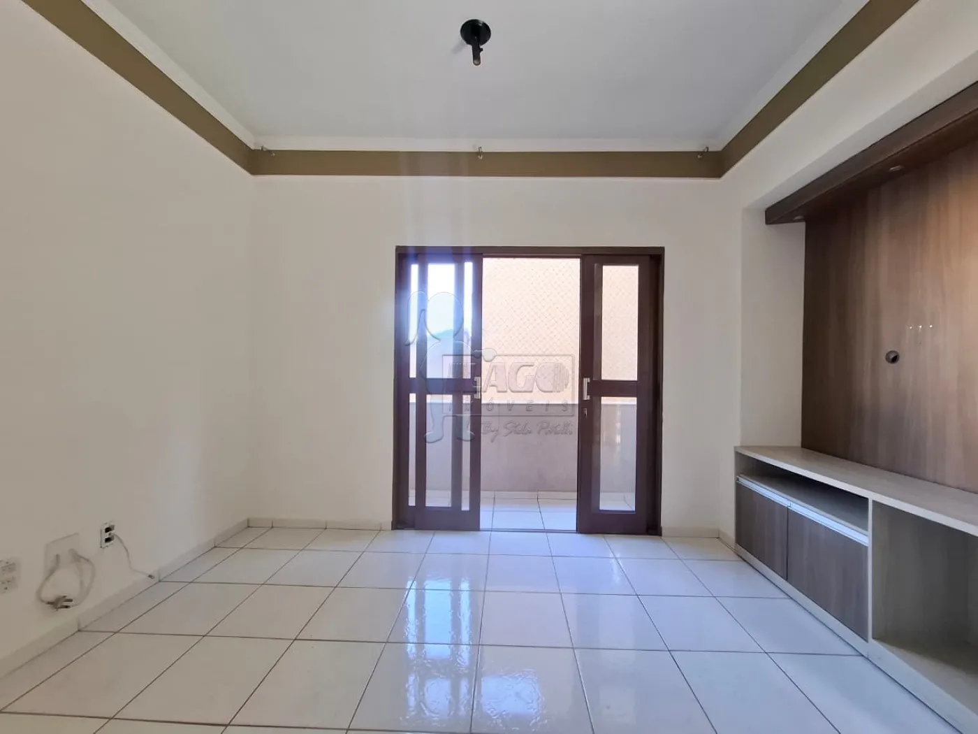 Alugar Apartamento / Padr&atilde;o em Ribeir&atilde;o Preto R$ 1.200,00 - Foto 2
