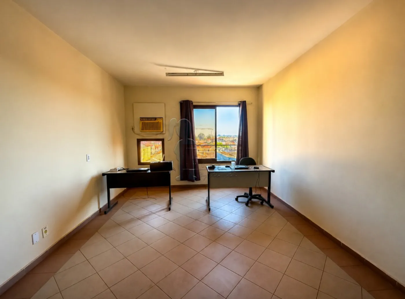 Alugar Comercial condom&iacute;nio / Escrit&oacute;rio - Loja em Ribeir&atilde;o Preto R$ 450,00 - Foto 1