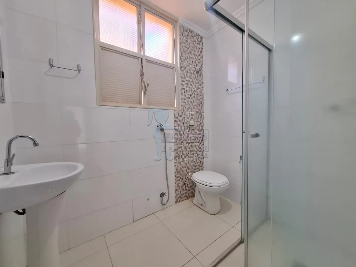 Alugar Apartamento / Padr&atilde;o em Ribeir&atilde;o Preto R$ 1.200,00 - Foto 5
