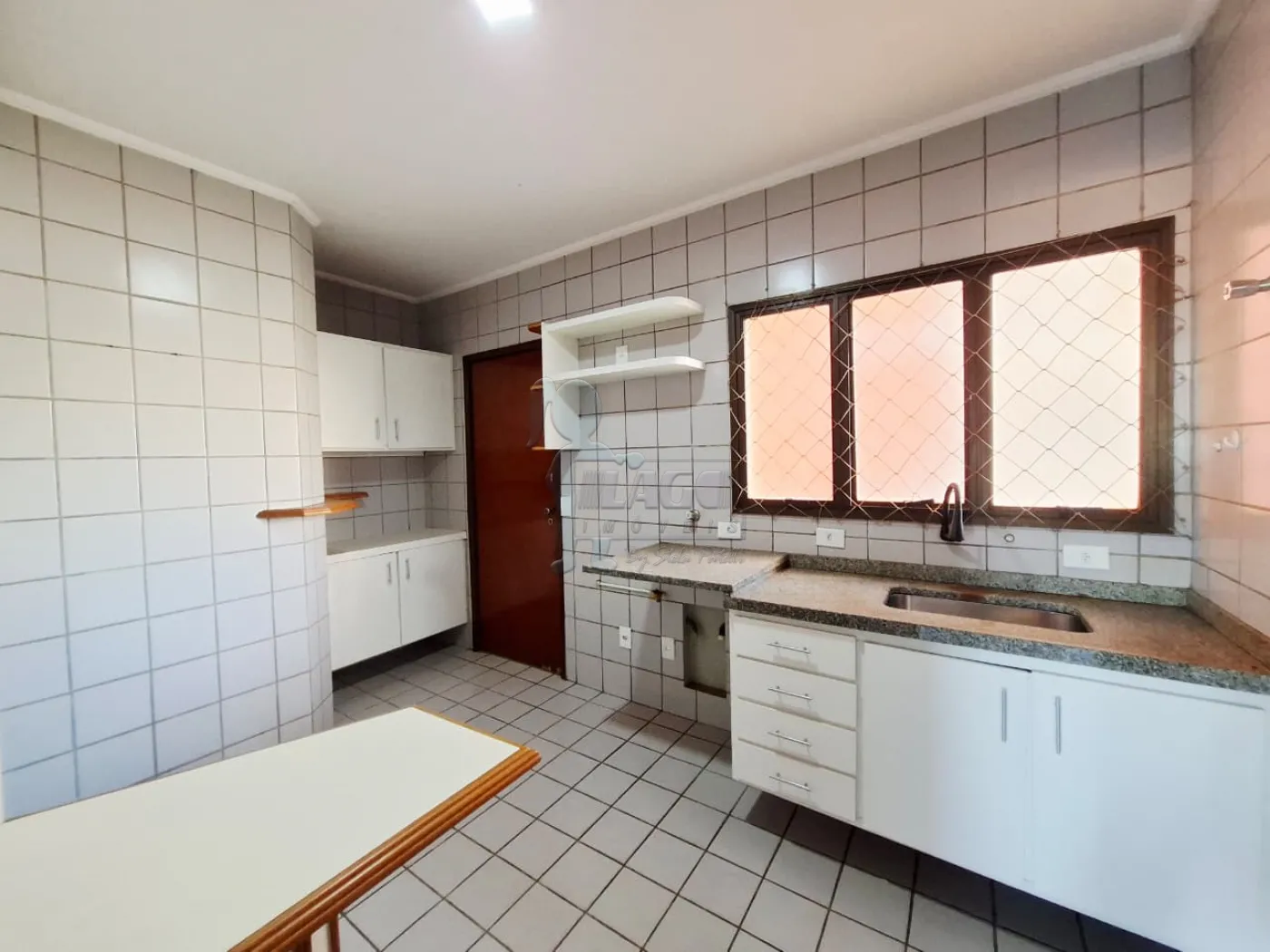 Alugar Apartamento / Padr&atilde;o em Ribeir&atilde;o Preto R$ 1.600,00 - Foto 9