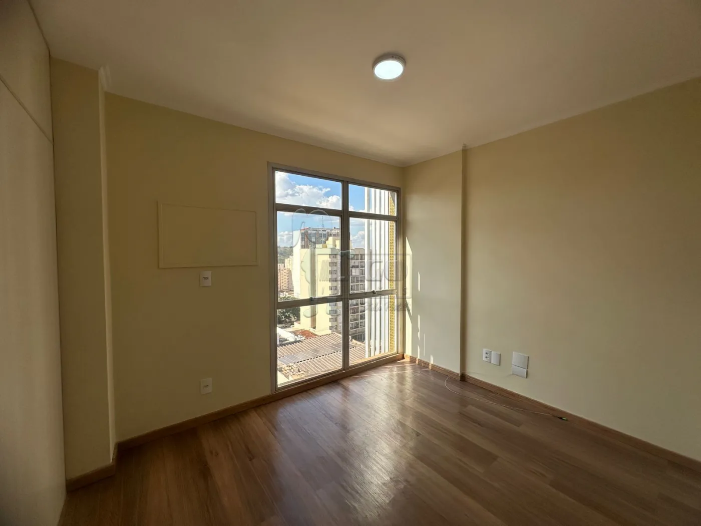 Alugar Comercial condom&iacute;nio / Escrit&oacute;rio - Loja em Ribeir&atilde;o Preto R$ 1.650,00 - Foto 1
