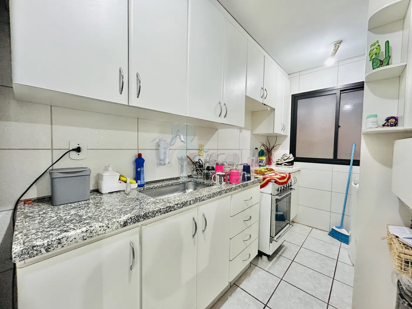 Alugar Apartamento / Padr&atilde;o em Ribeir&atilde;o Preto R$ 700,00 - Foto 5