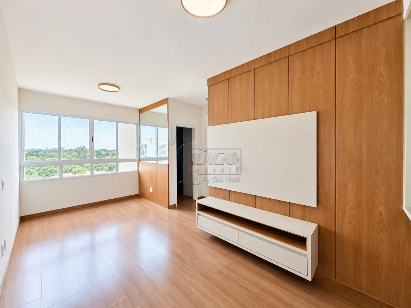 Alugar Apartamento / Padr&atilde;o em Ribeir&atilde;o Preto R$ 1.600,00 - Foto 1