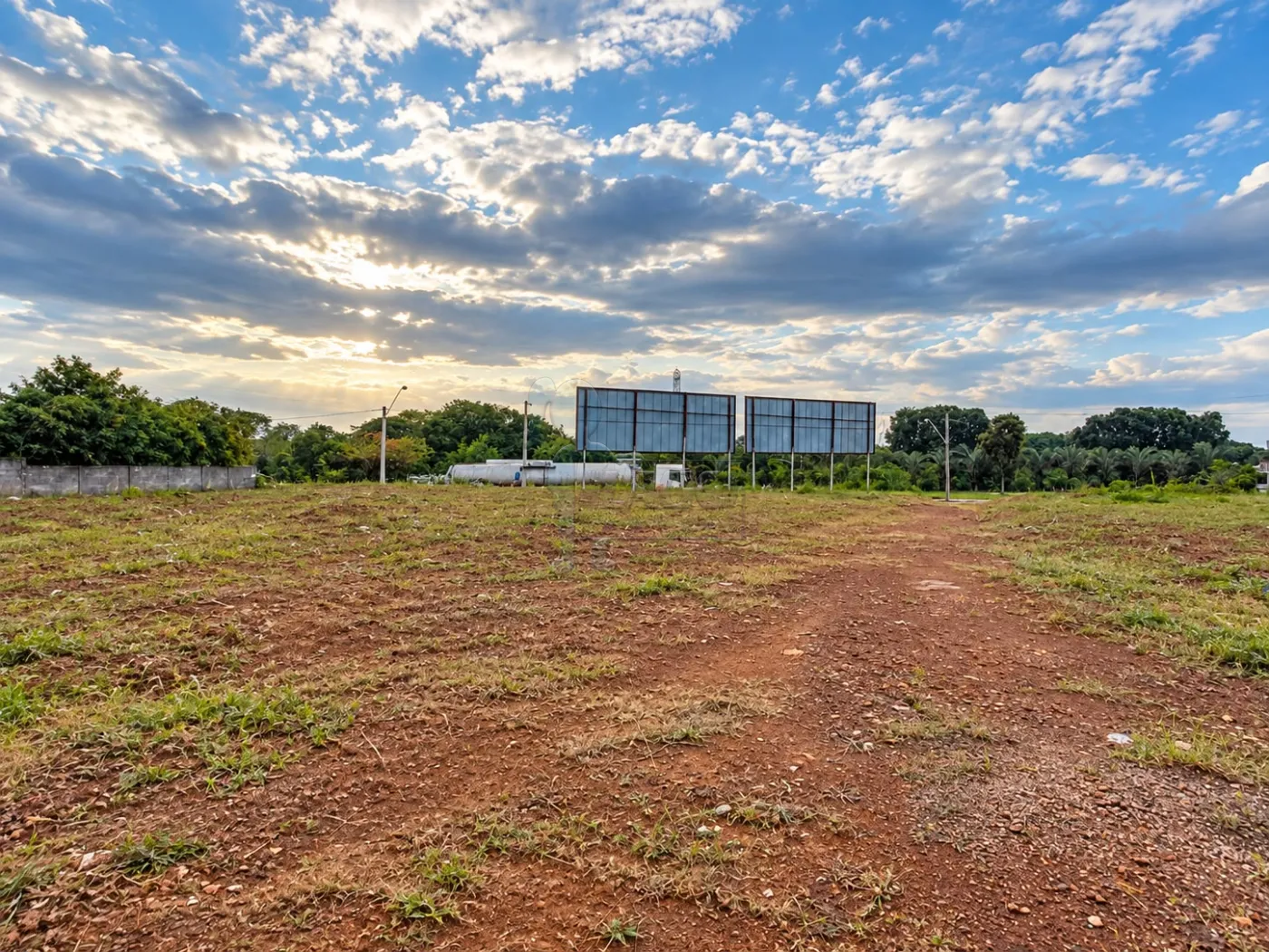 Alugar Terreno / Padr&atilde;o em Ribeir&atilde;o Preto R$ 4.900,00 - Foto 1