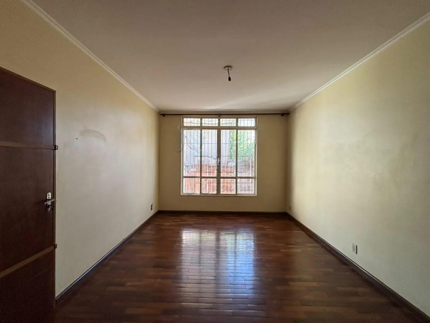 Alugar Casa / Padr&atilde;o em Ribeir&atilde;o Preto R$ 2.500,00 - Foto 1