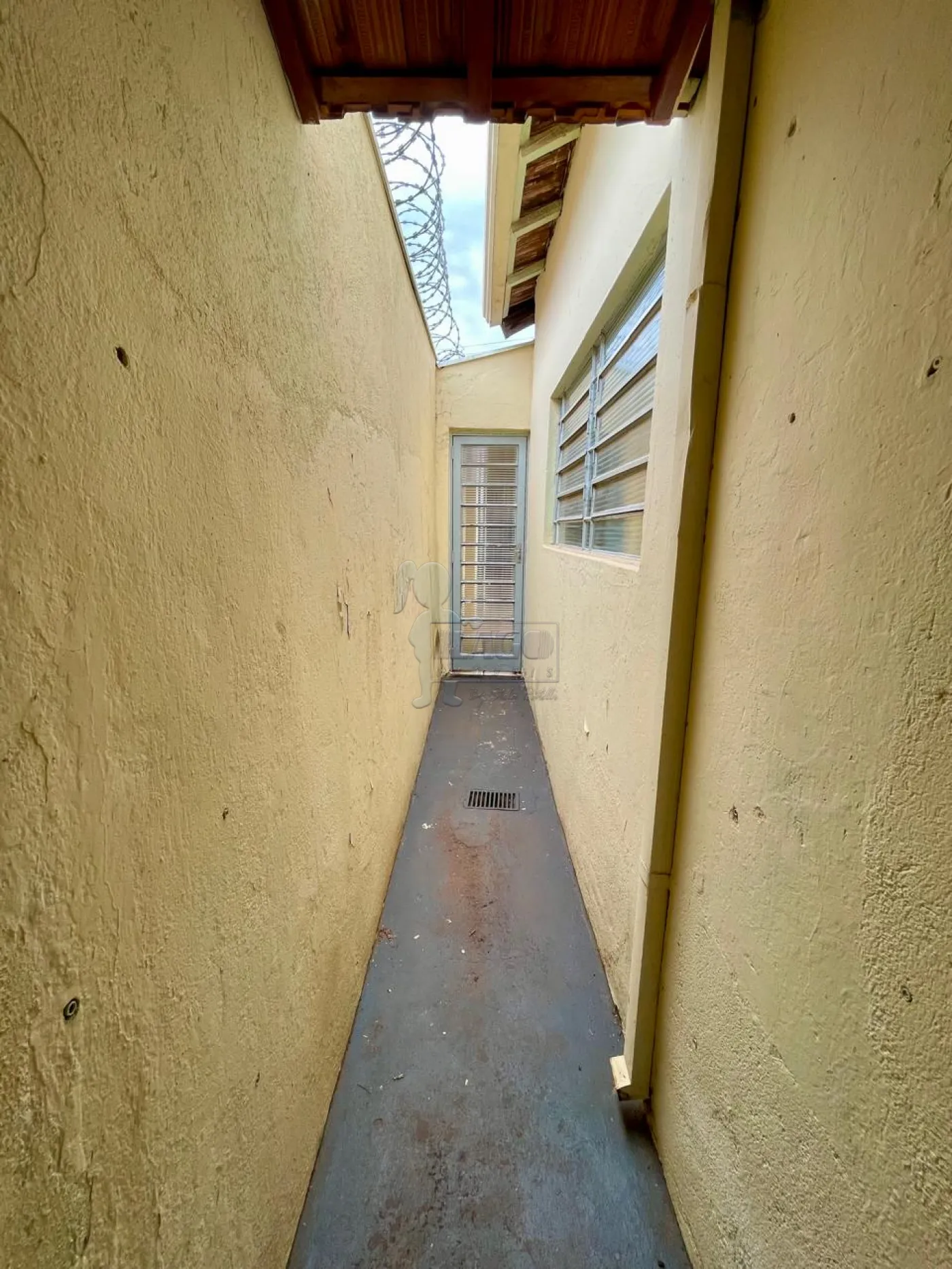 Alugar Casa / Padr&atilde;o em Ribeir&atilde;o Preto R$ 1.800,00 - Foto 18