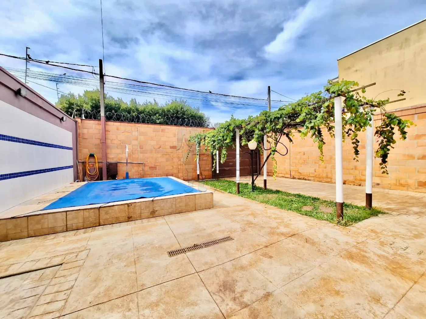 Comprar Casa / Padr&atilde;o em Ribeir&atilde;o Preto R$ 460.000,00 - Foto 3